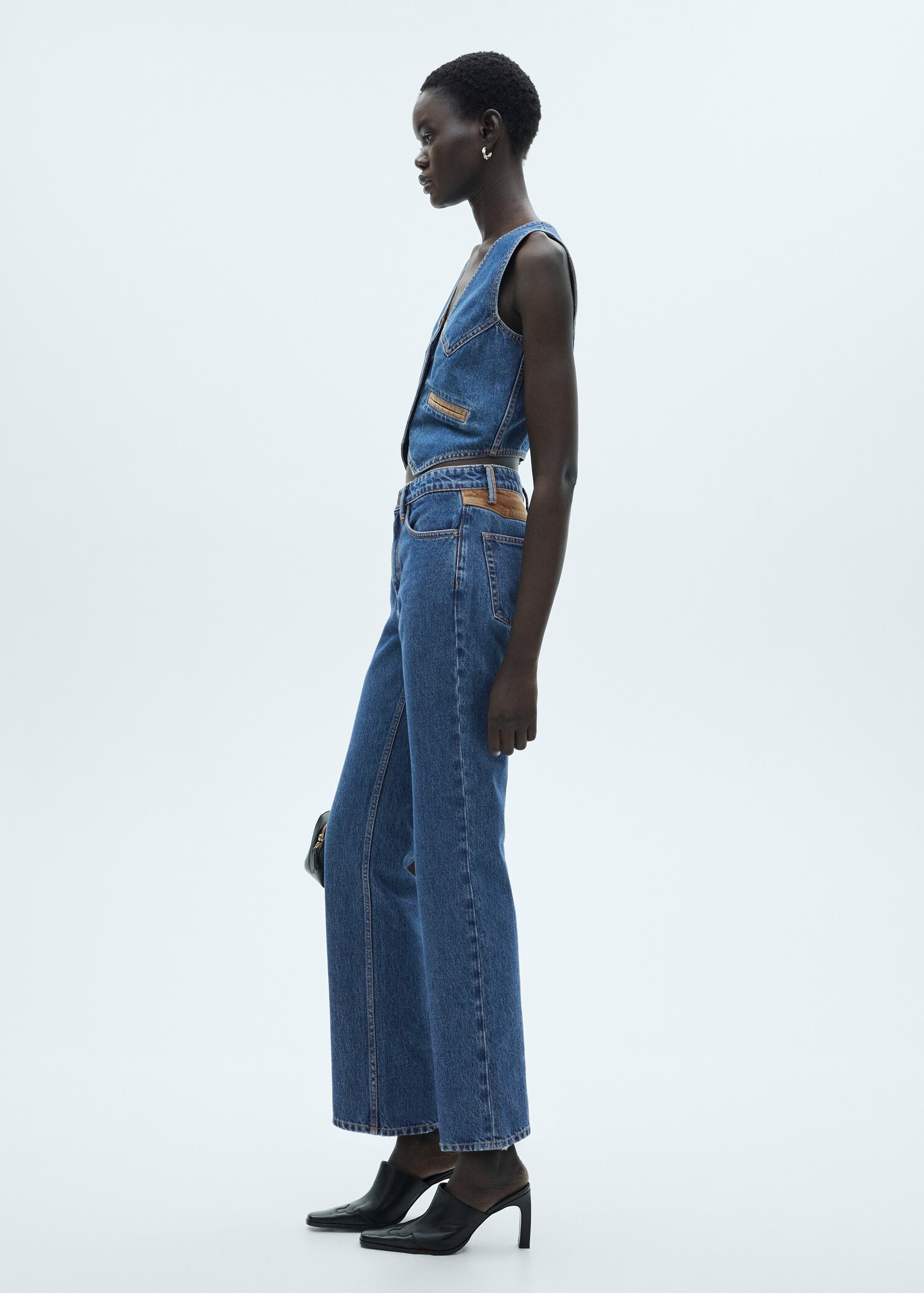 Jeansweste mit Kontrastdetails - Allgemeine Ansicht