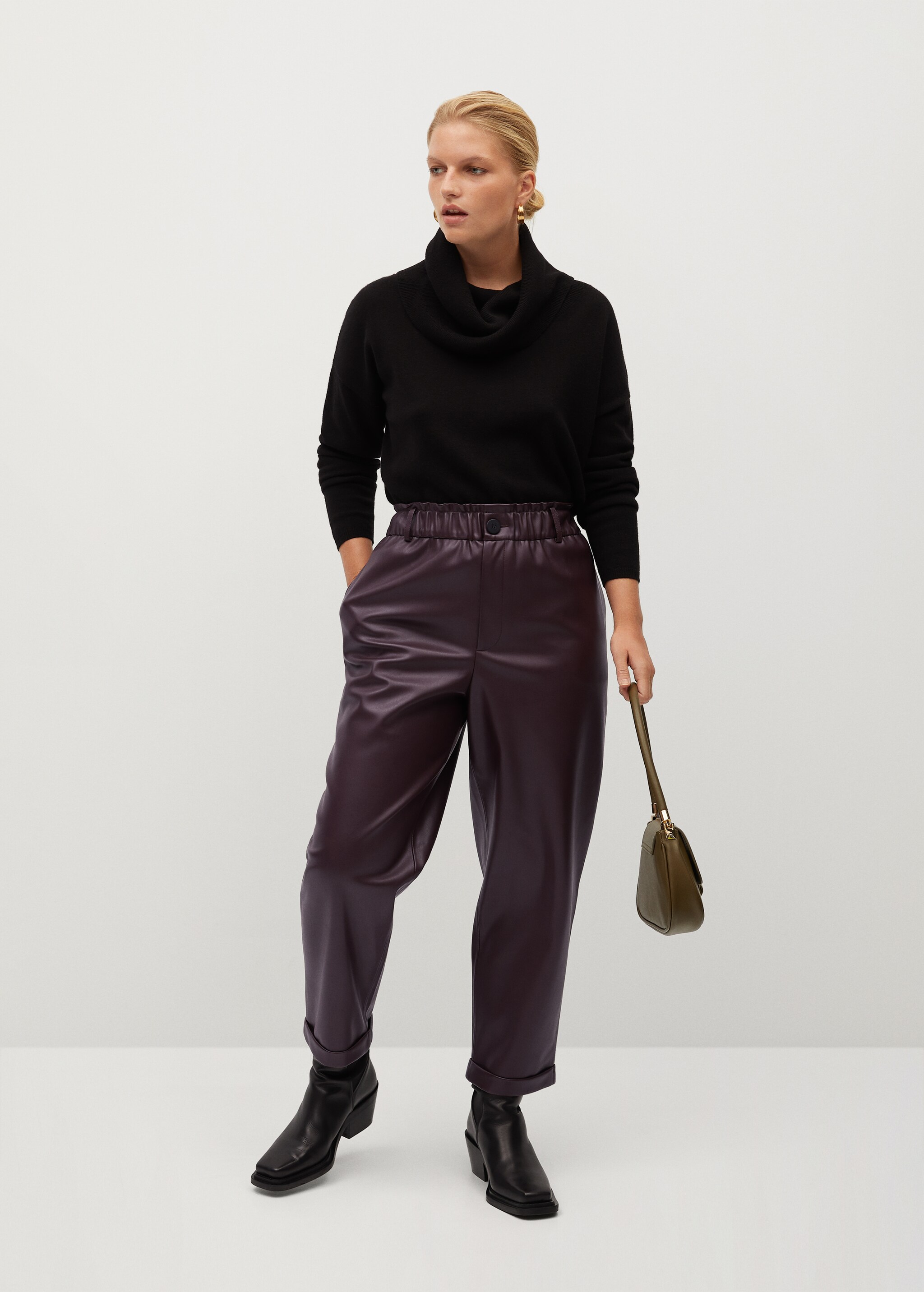 Leather-effect slouchy trousers - General plane