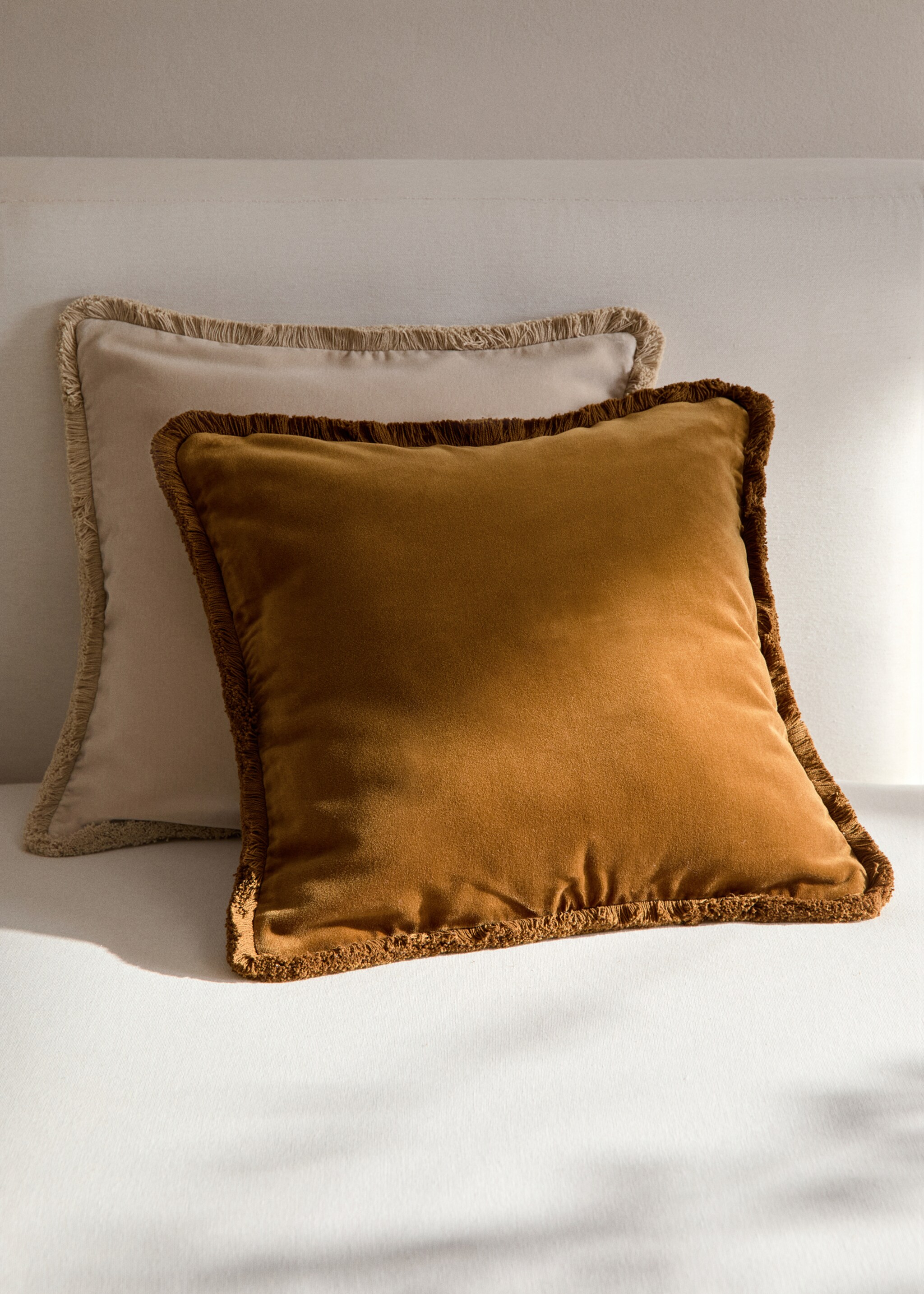 Fringed velvet cushion cover 45x45cm - General plane, Gold. Ref: 77087669-00.