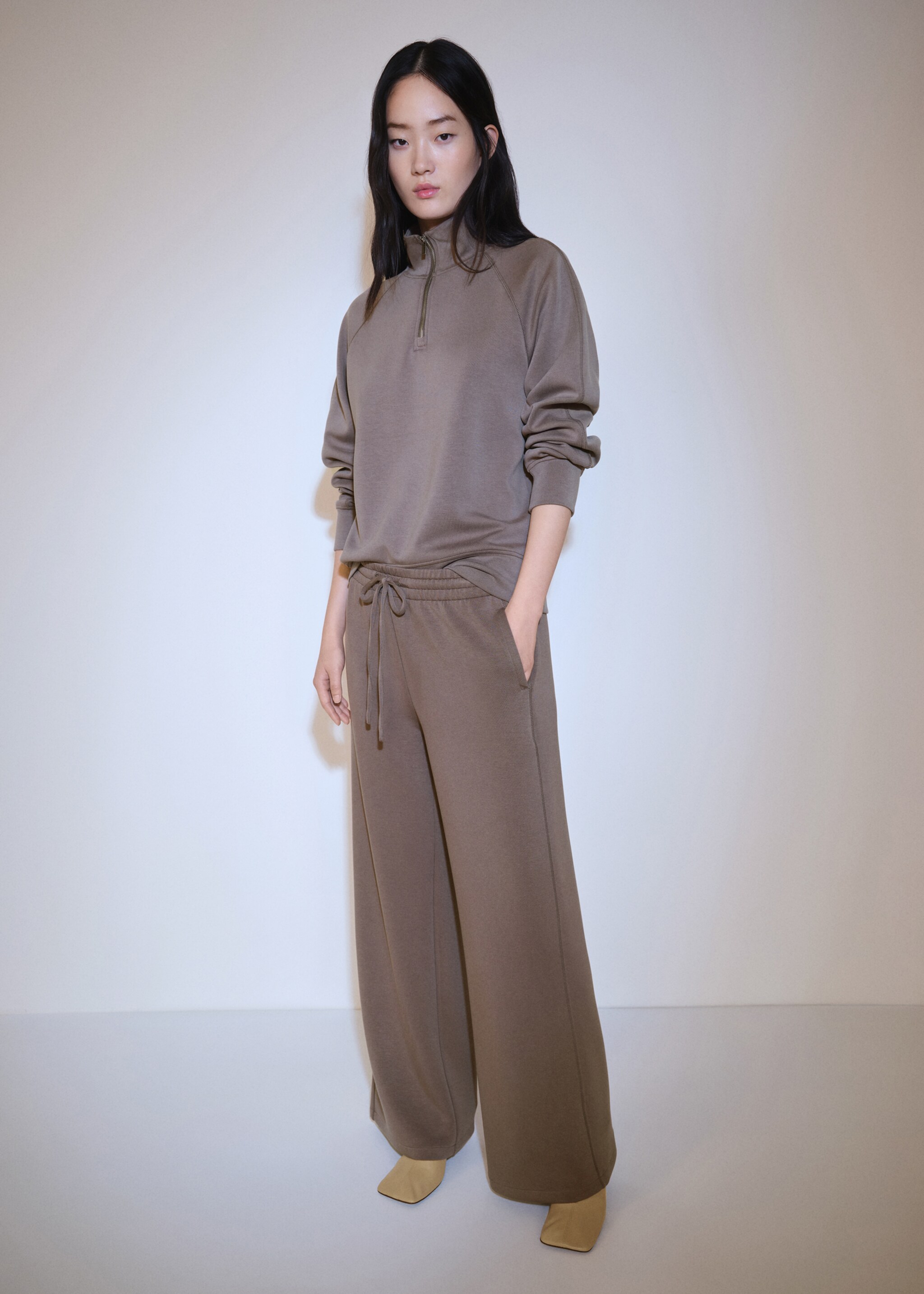 Jogger trousers with elastic waist - General plane, Medium Brown. Ref: 77087691-00.