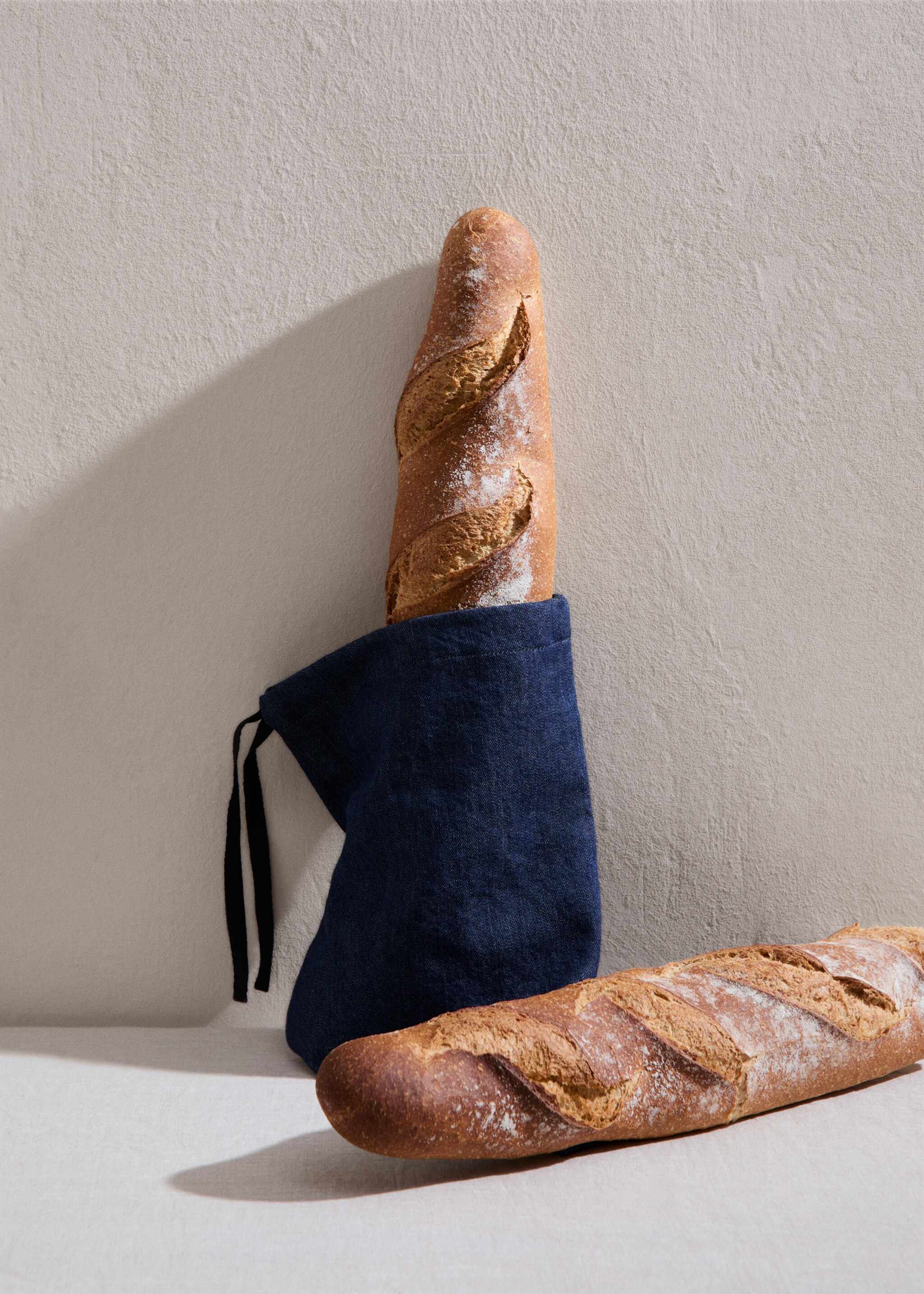 Denim bread bag with adjustable strap - General plane, Medium Blue. Ref: 77087709-00.