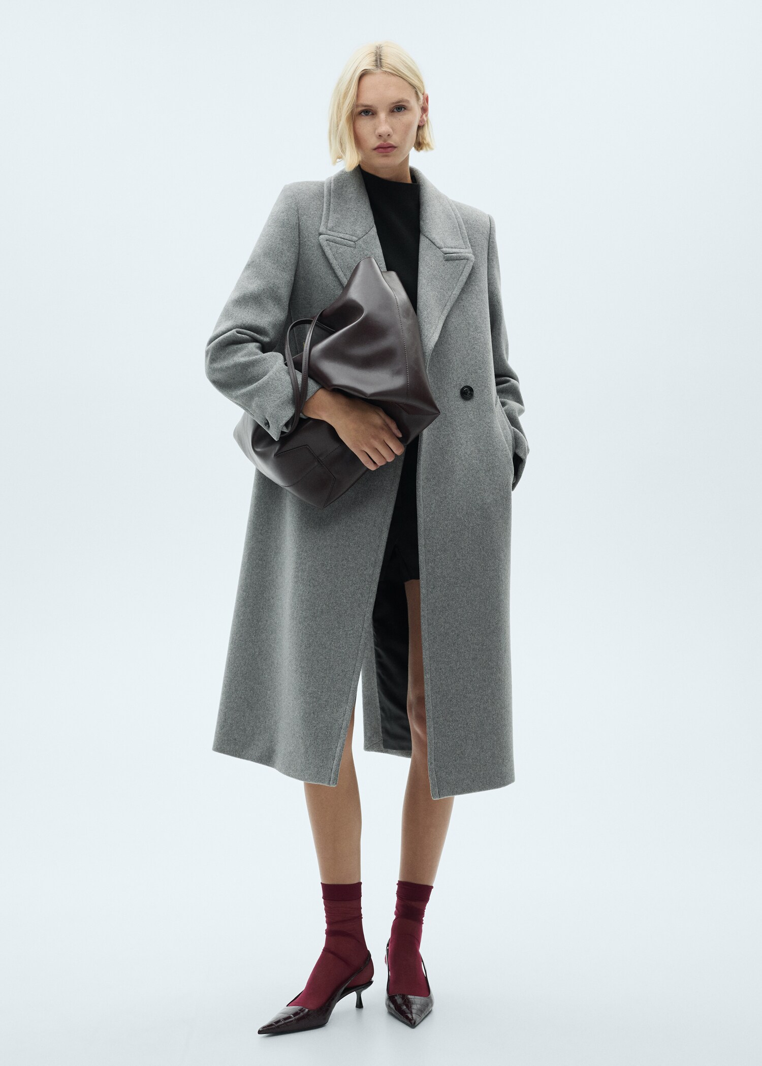 Wool coat with lapels - General plane