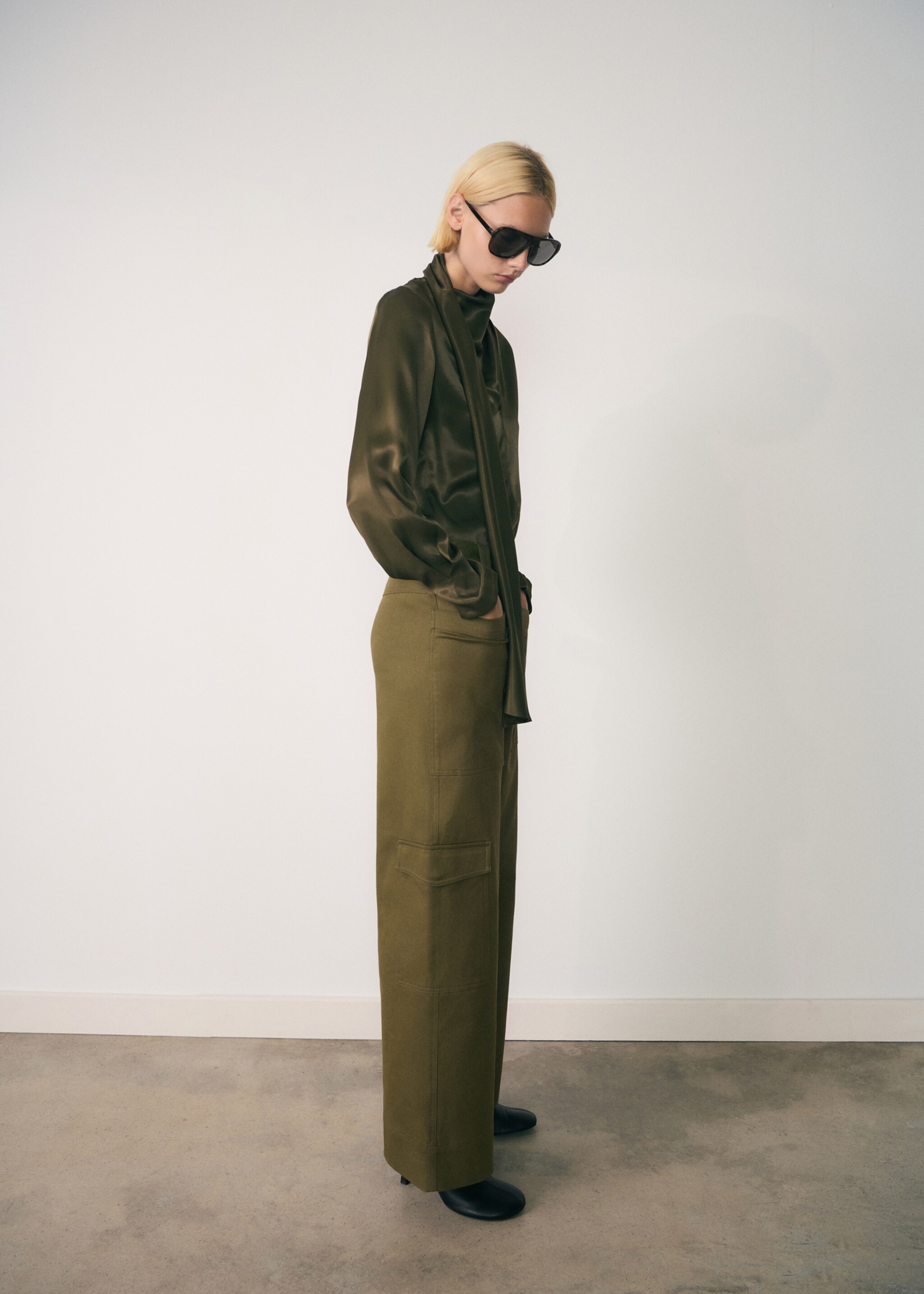 Belt cargo trousers - General plane, Khaki. Ref: 77088282-00.