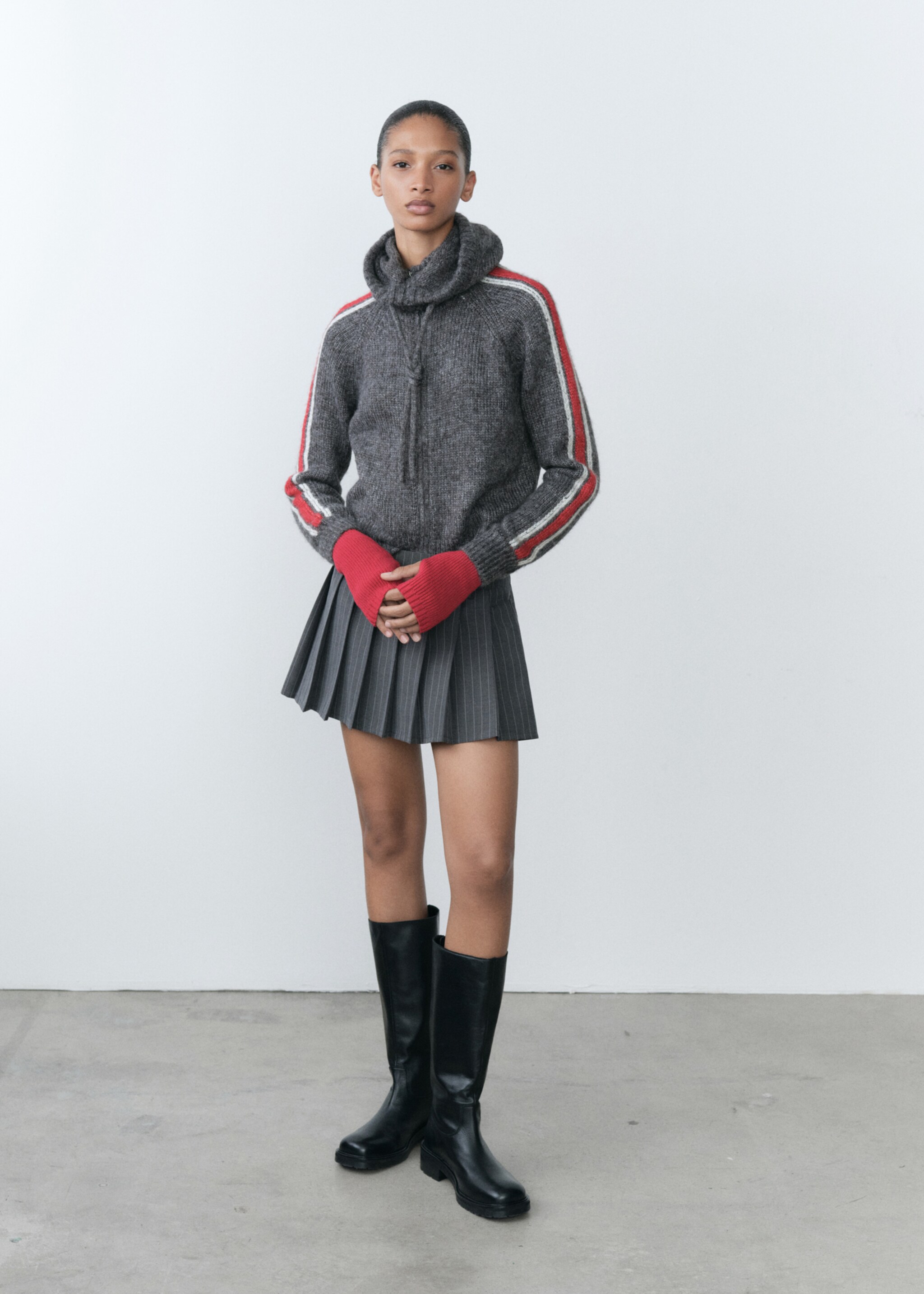 Perkins-neck cardigan with zip - General plane, Intense Red. Ref: 77088633-00.