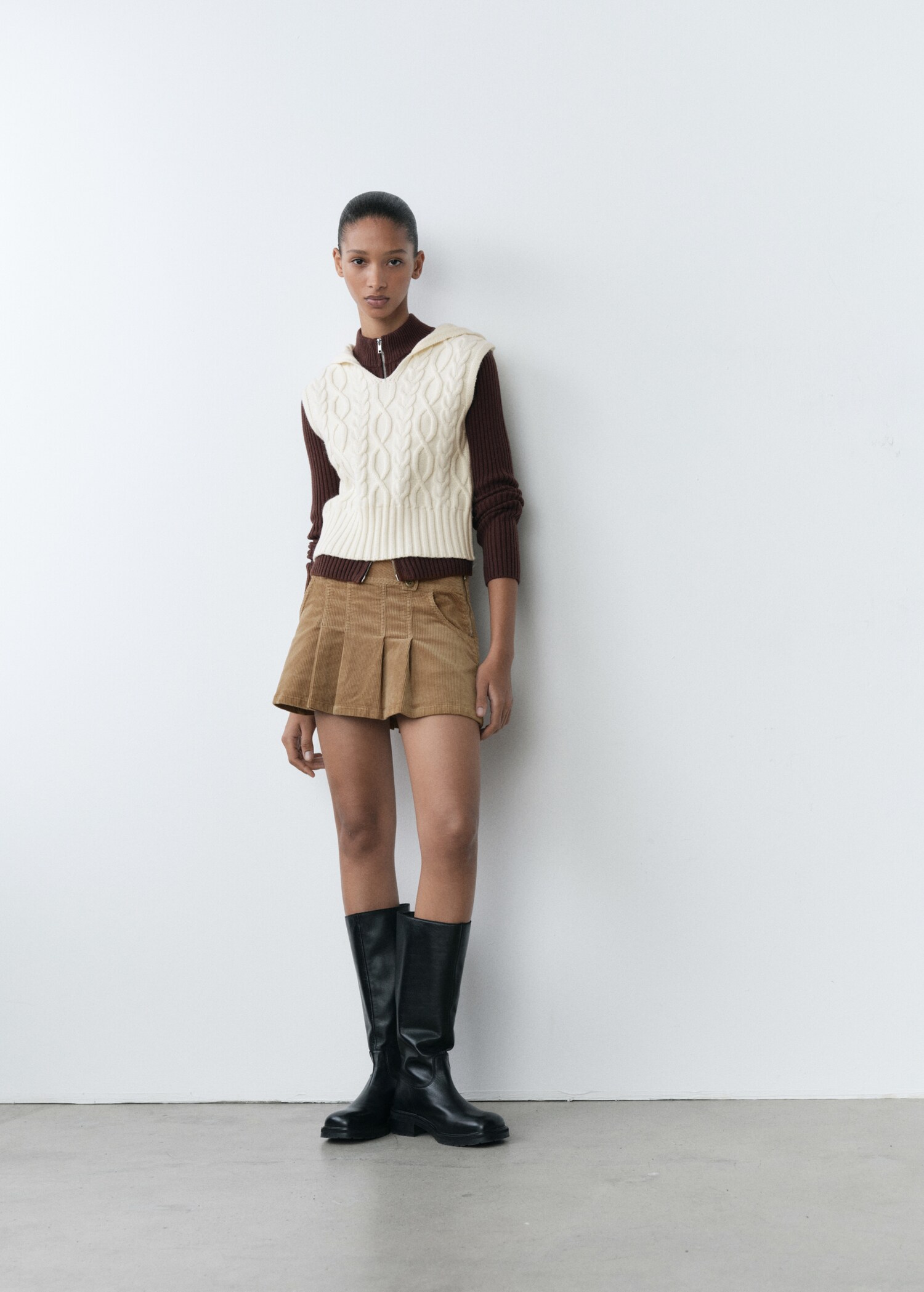 Kabelstickad väst med huva - Allmän bild