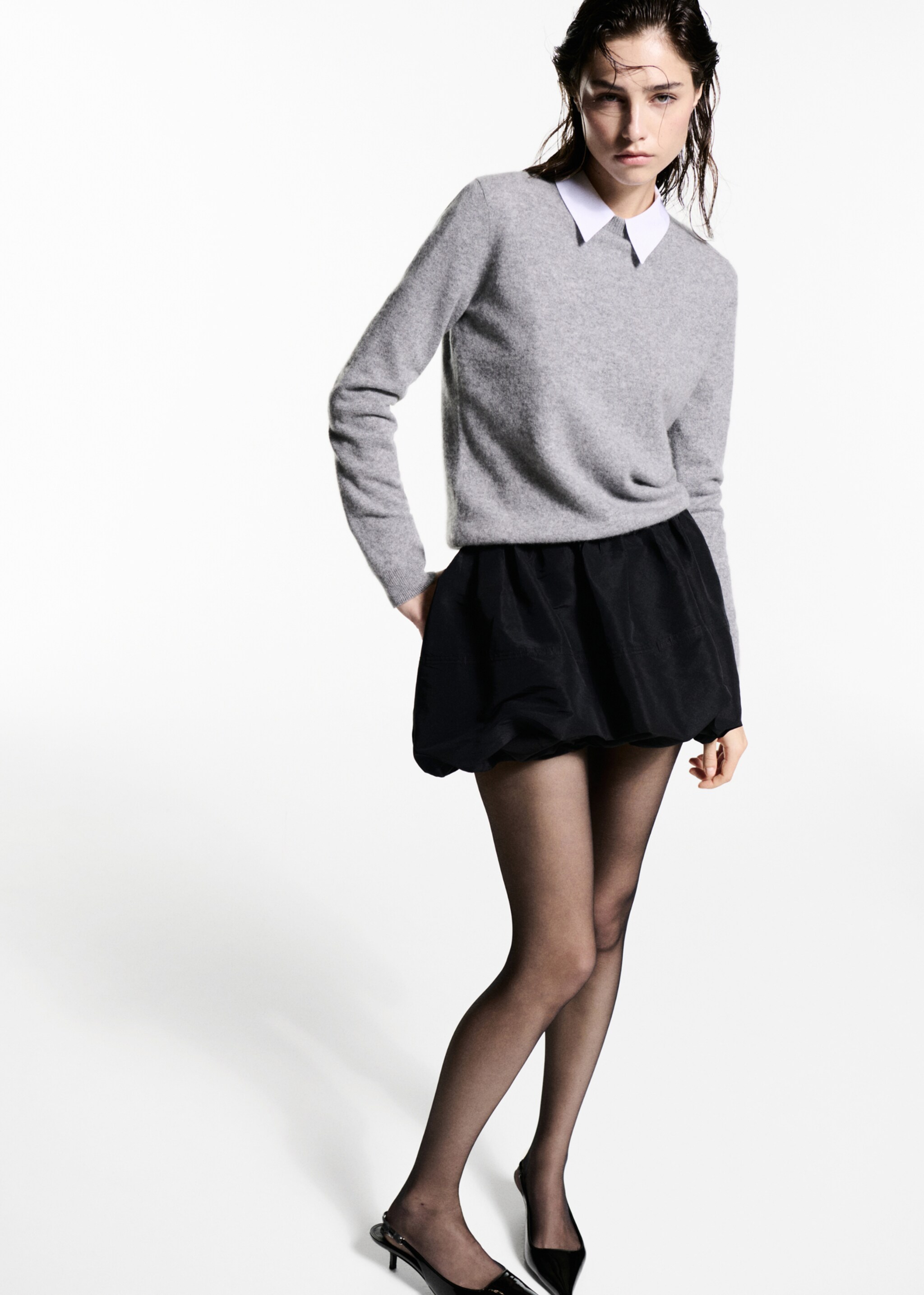 Low-rise balloon mini-skirt - General plane, Black. Ref: 77089060-00.