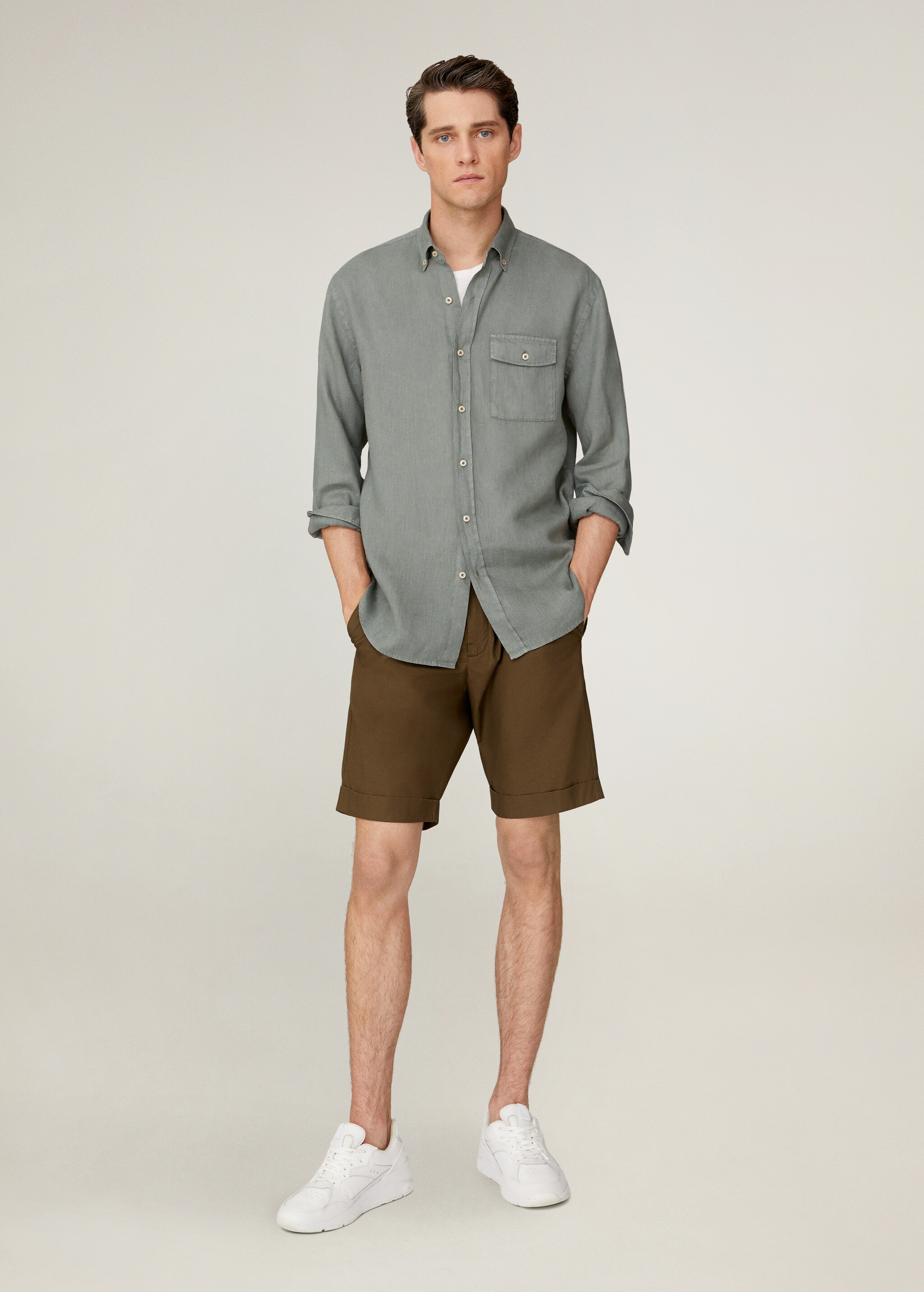 Camisa regular fit 100% lino - Plano general