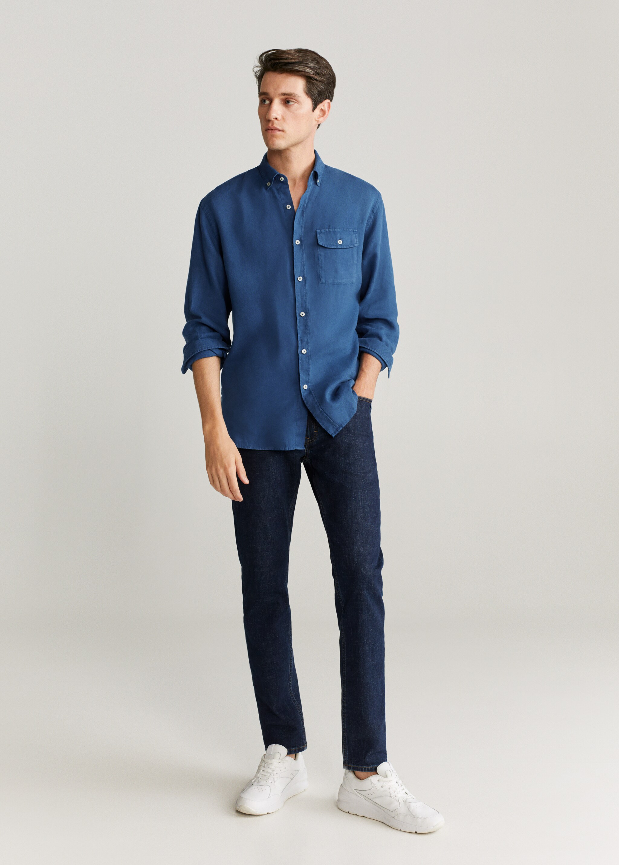 Camisa regular fit 100% lino - Plano general