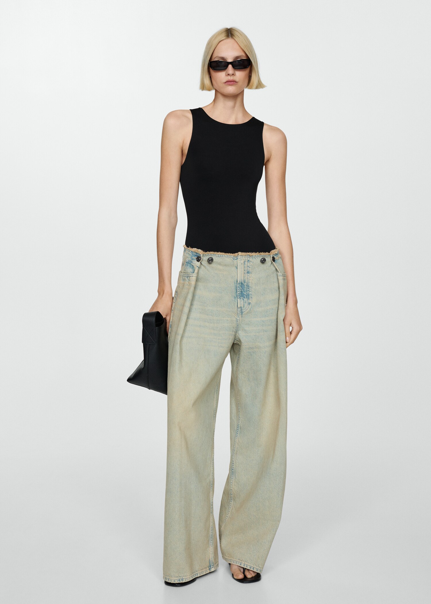 Sleeveless fitted bodysuit - General plane
