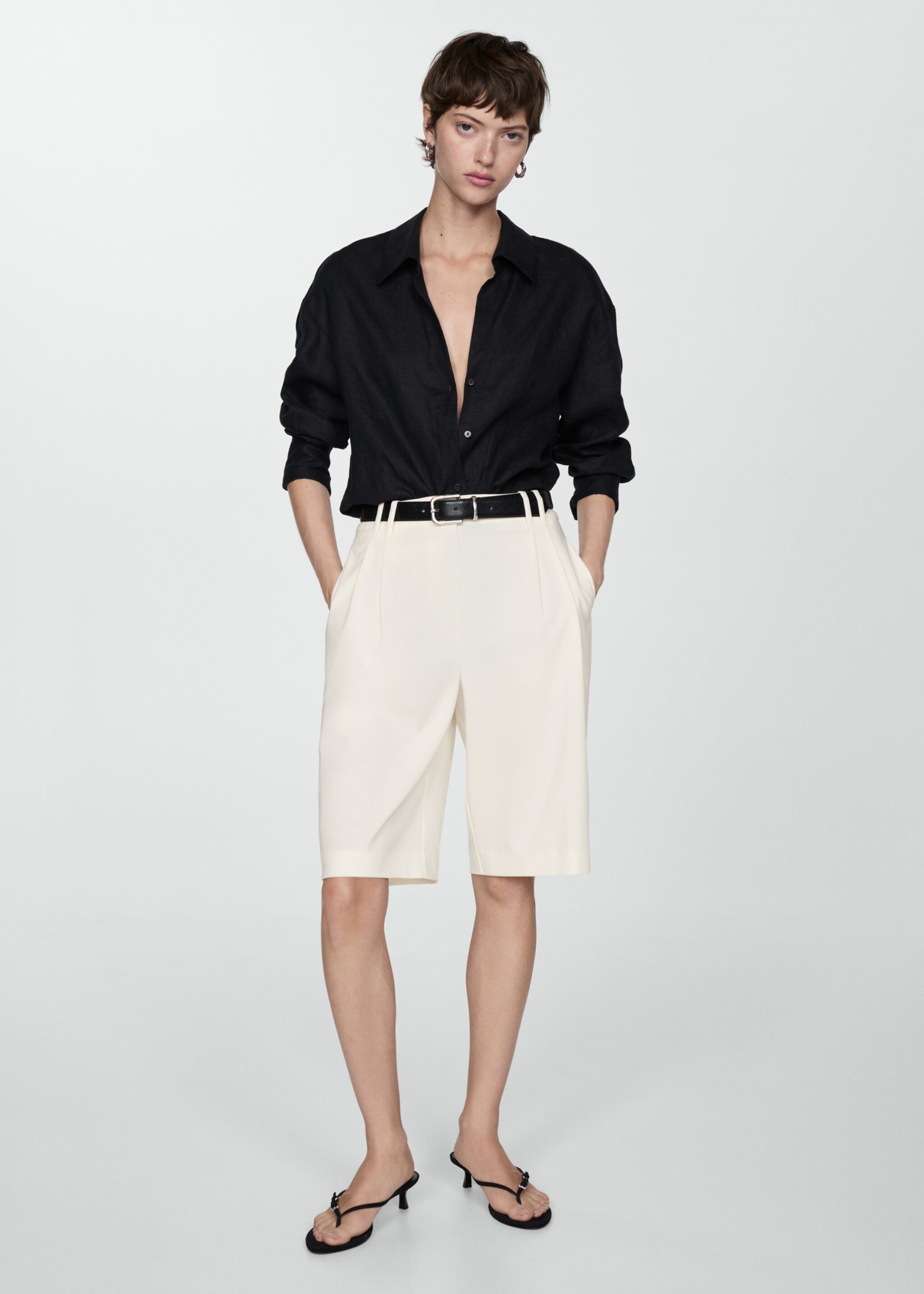 Straight-fit high-waist bermuda shorts - General plane, Ecru. Ref: 77092912-00.