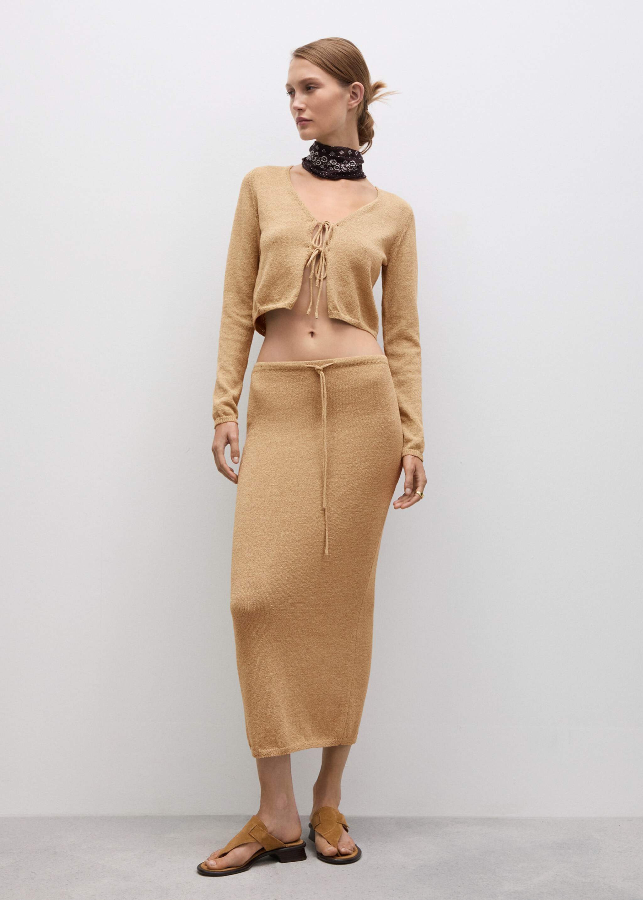 Long knitted skirt - General plane, Gold. Ref: 77094015-00.