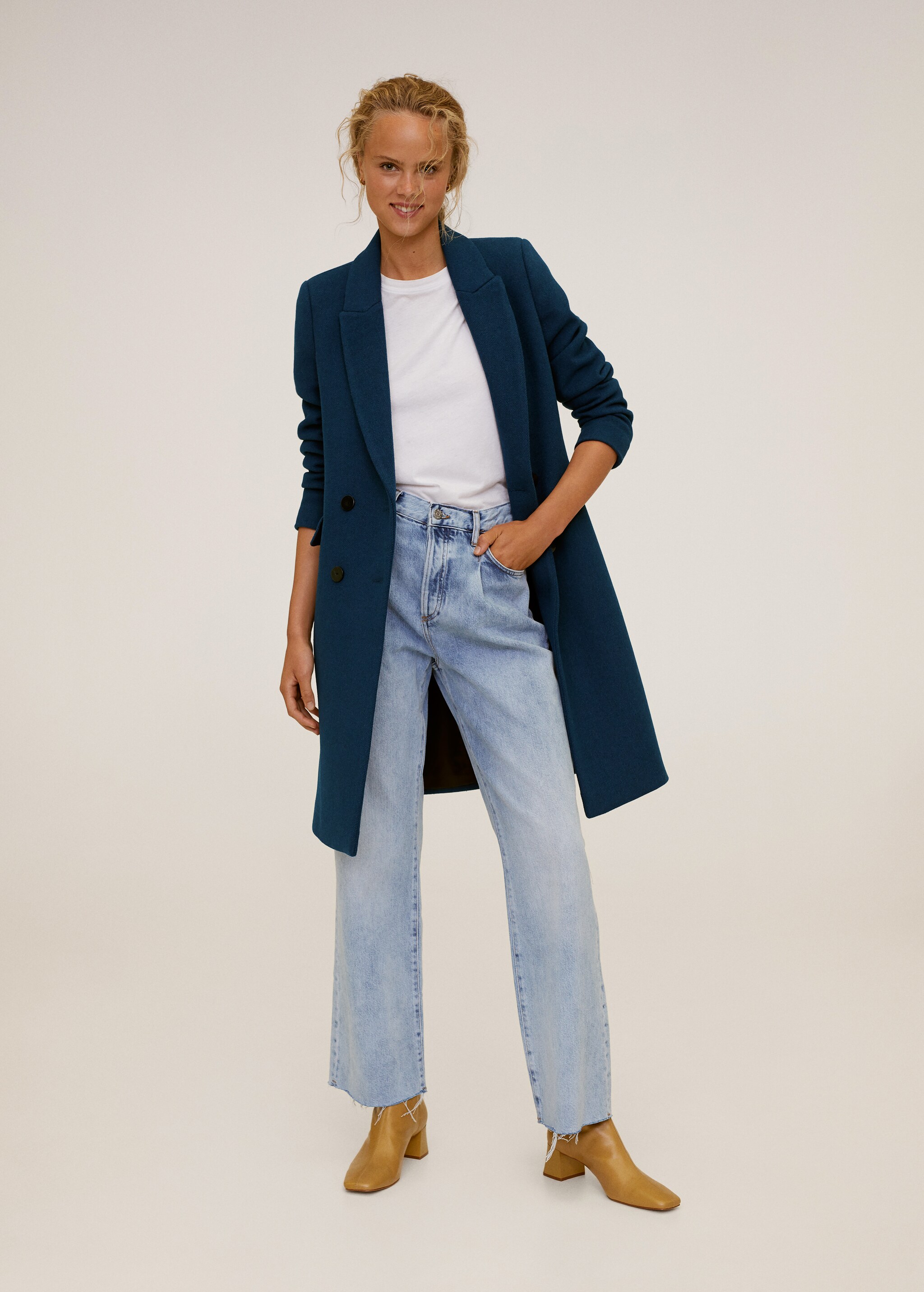 Double-breasted wool coat - General plane