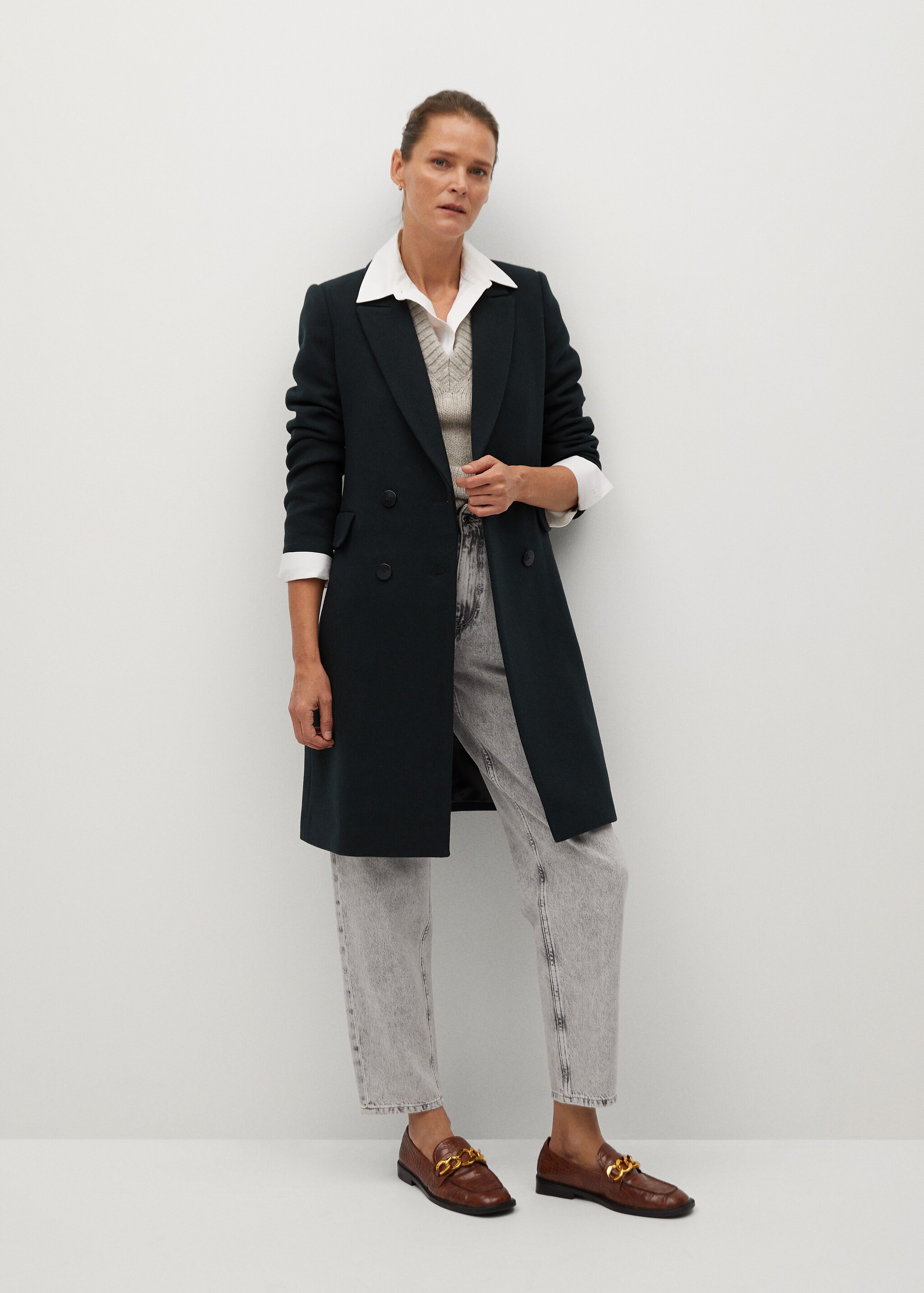Double-breasted wool coat - General plane