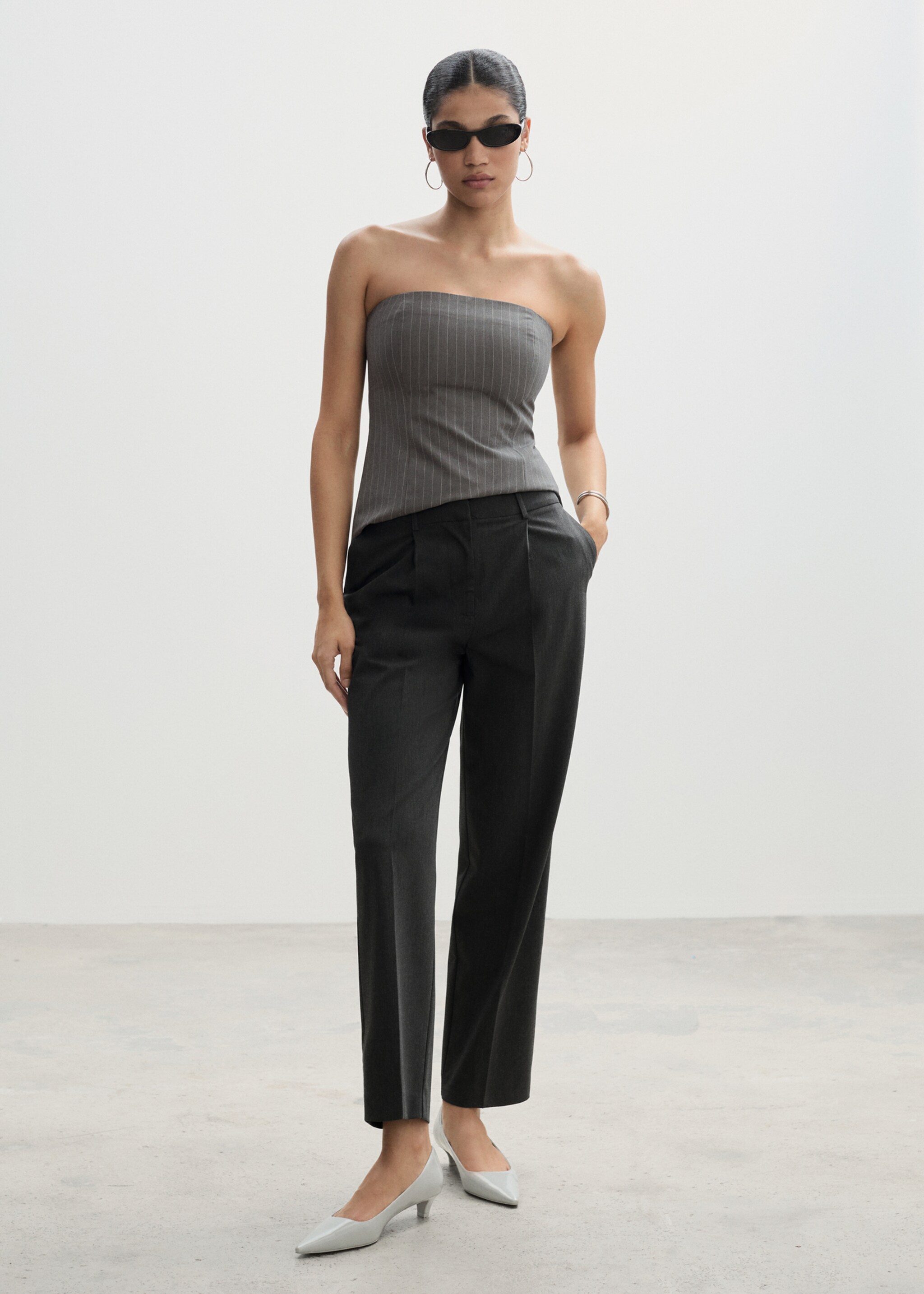 Straight-fit pleated trousers - General plane, Grey. Ref: 77094438-00.