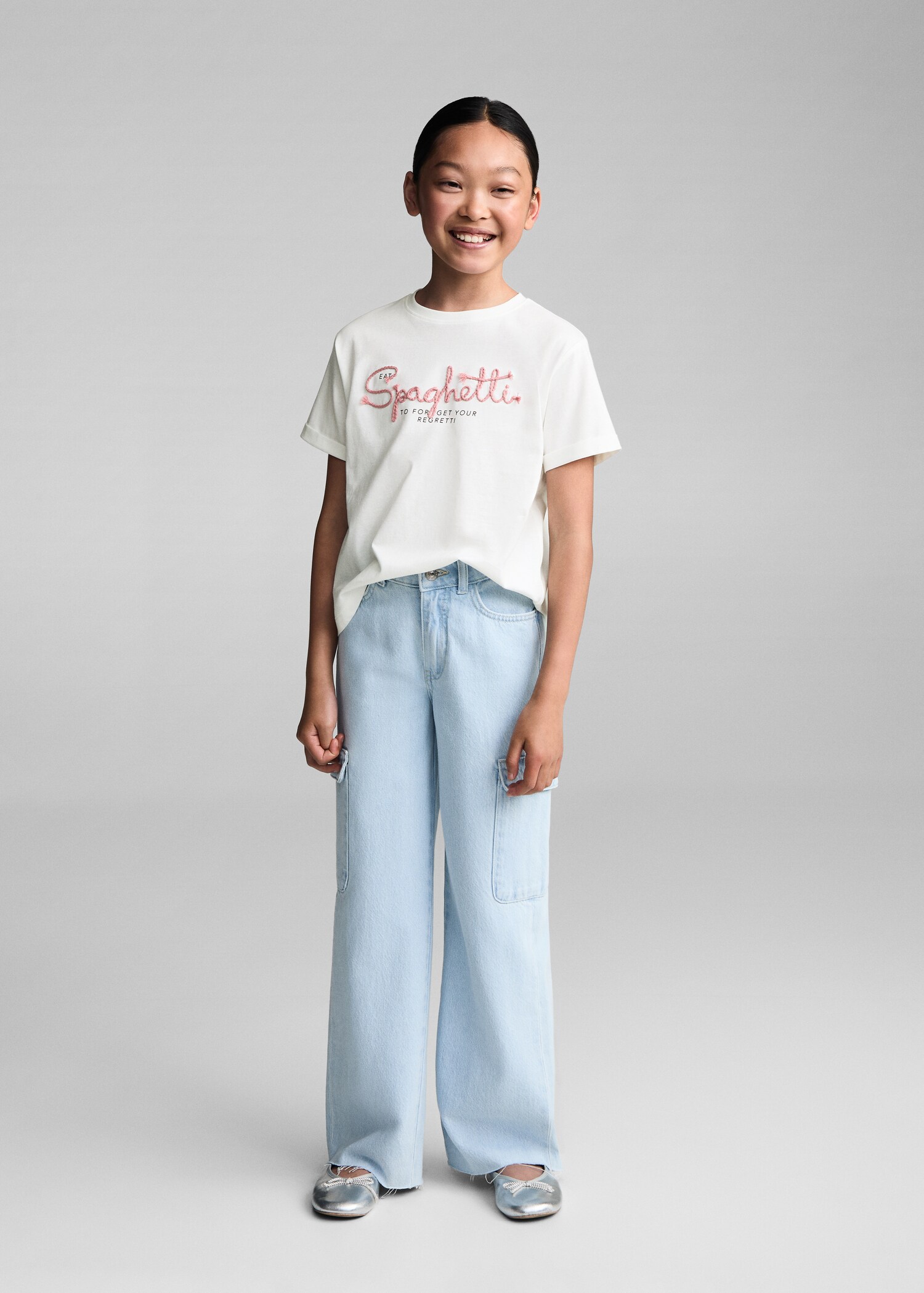 Embroidered message T-shirt - General plane