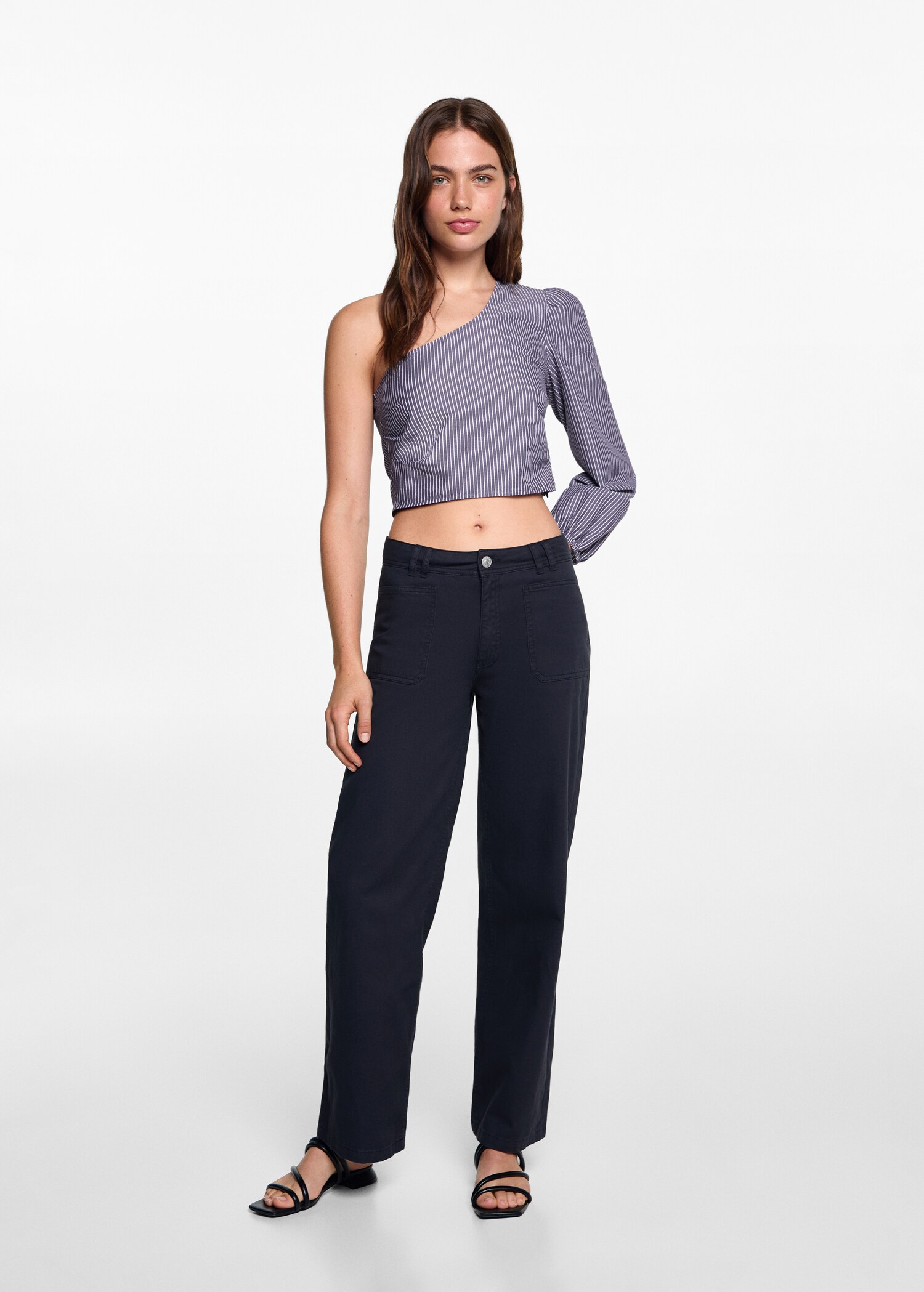 Asymmetrisk stripete bluse - Total bildeutsnitt