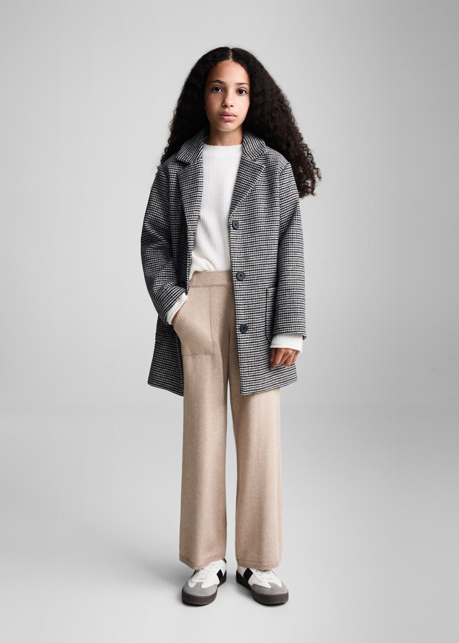 Pantaloni culotte din tricot - Plan general