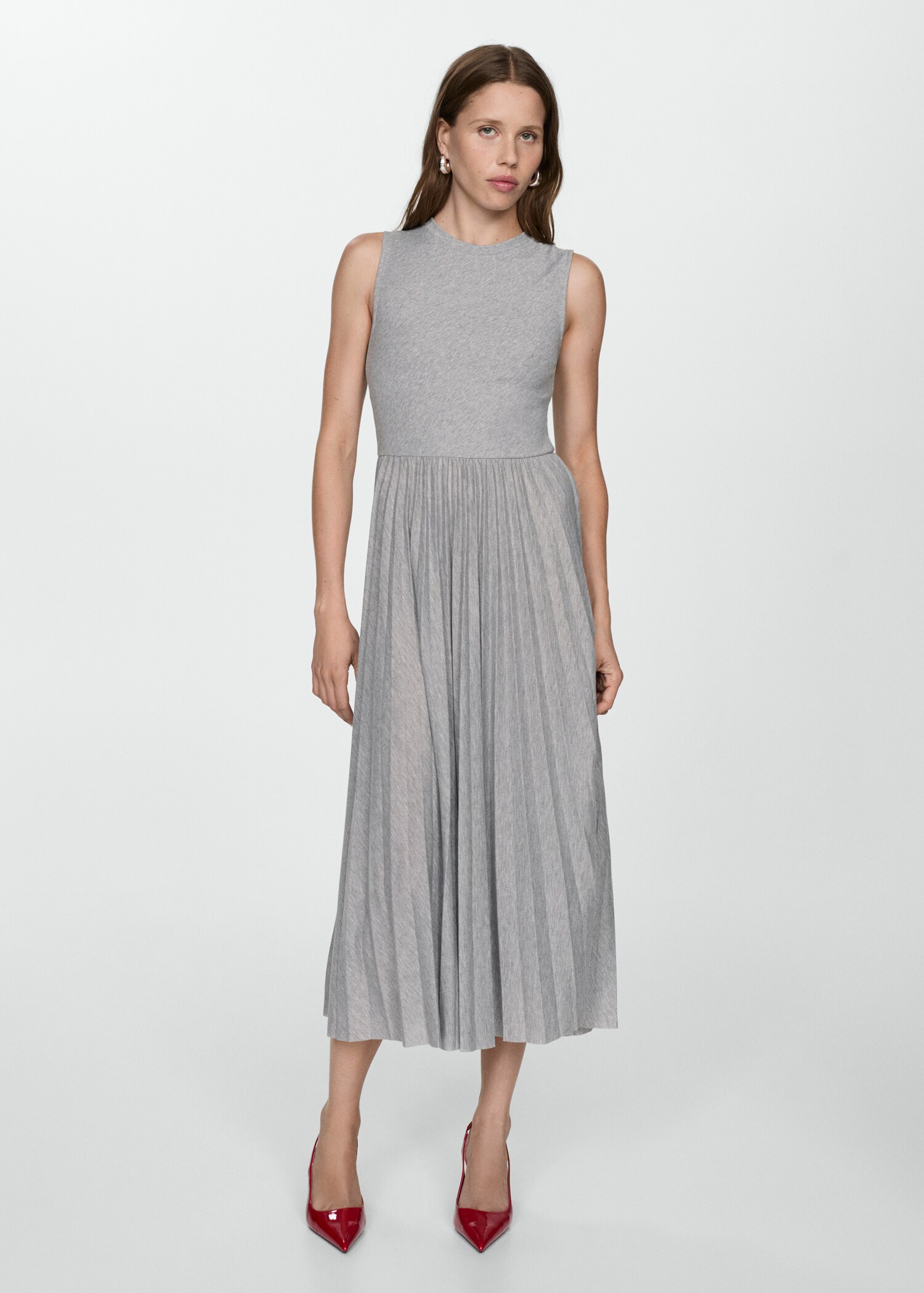 Pleated long dress - General plane