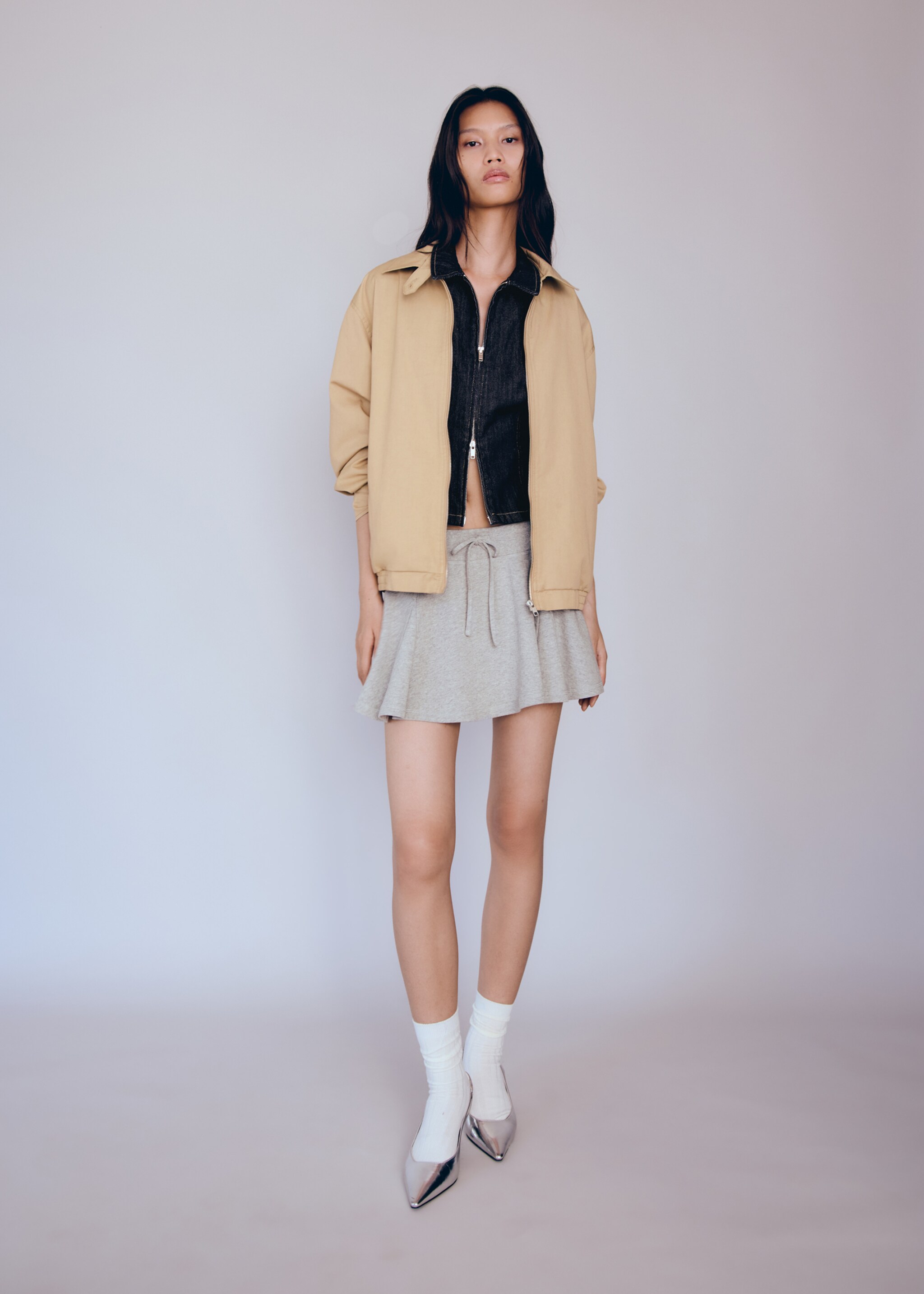 Short skirt with bow - General plane