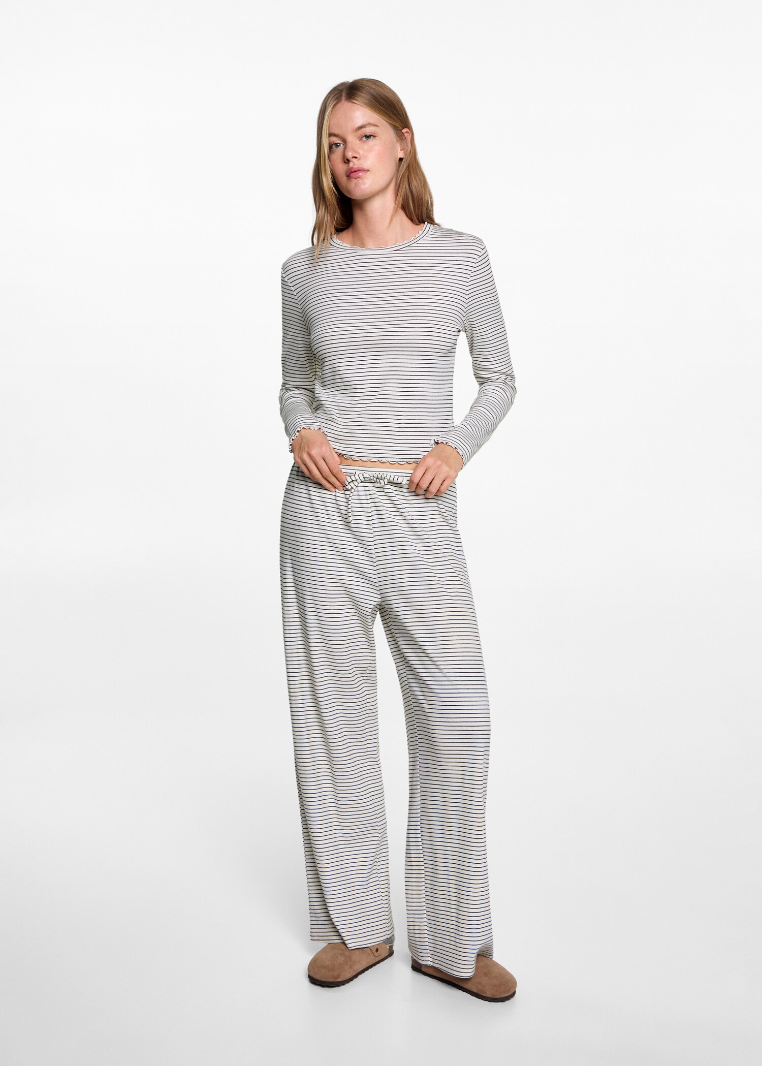 Striped long pyjamas - General plane