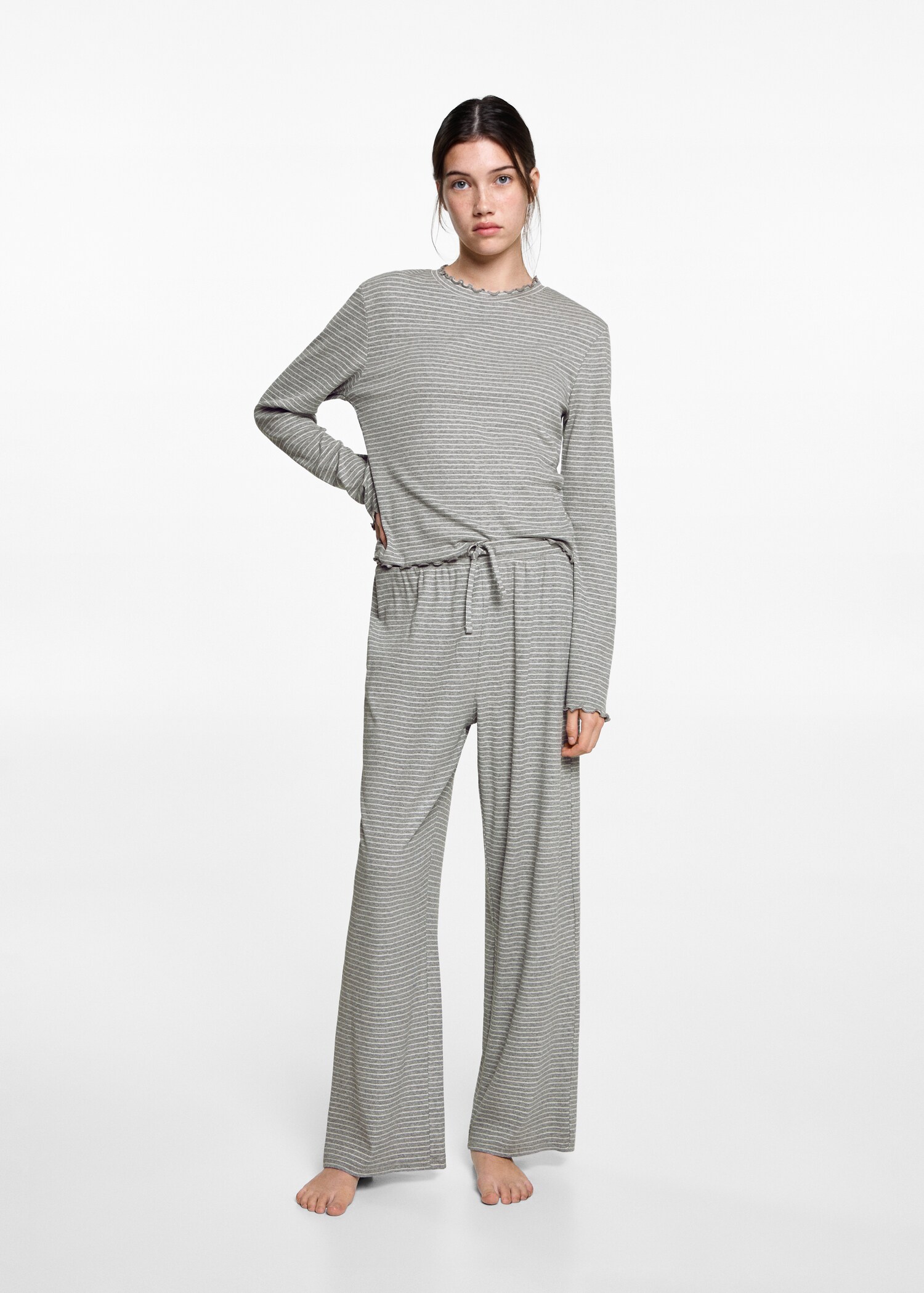 Striped long pyjamas - General plane