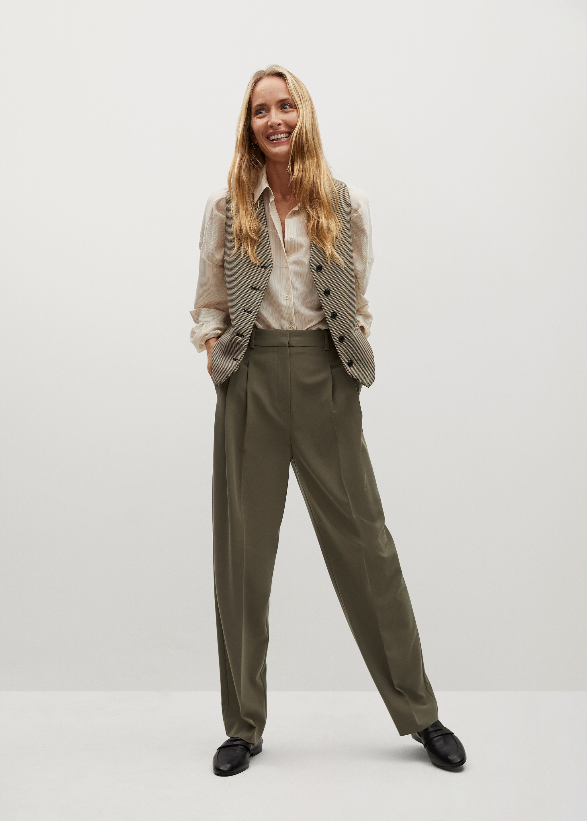 Pantalón recto pinzas - Plano general