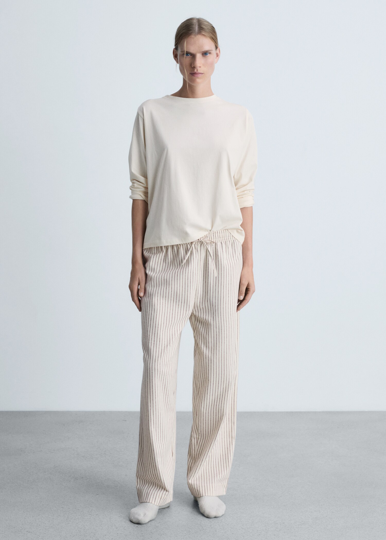 Two-piece flannel pyjamas - General plane