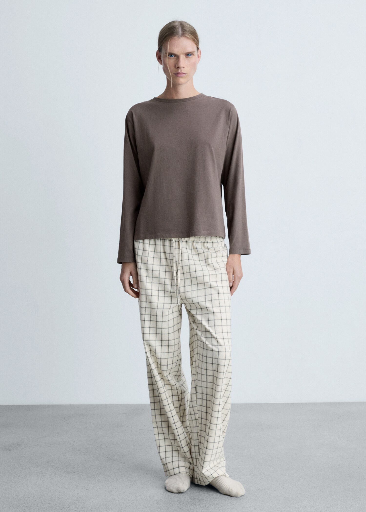Two-piece flannel pyjamas - General plane