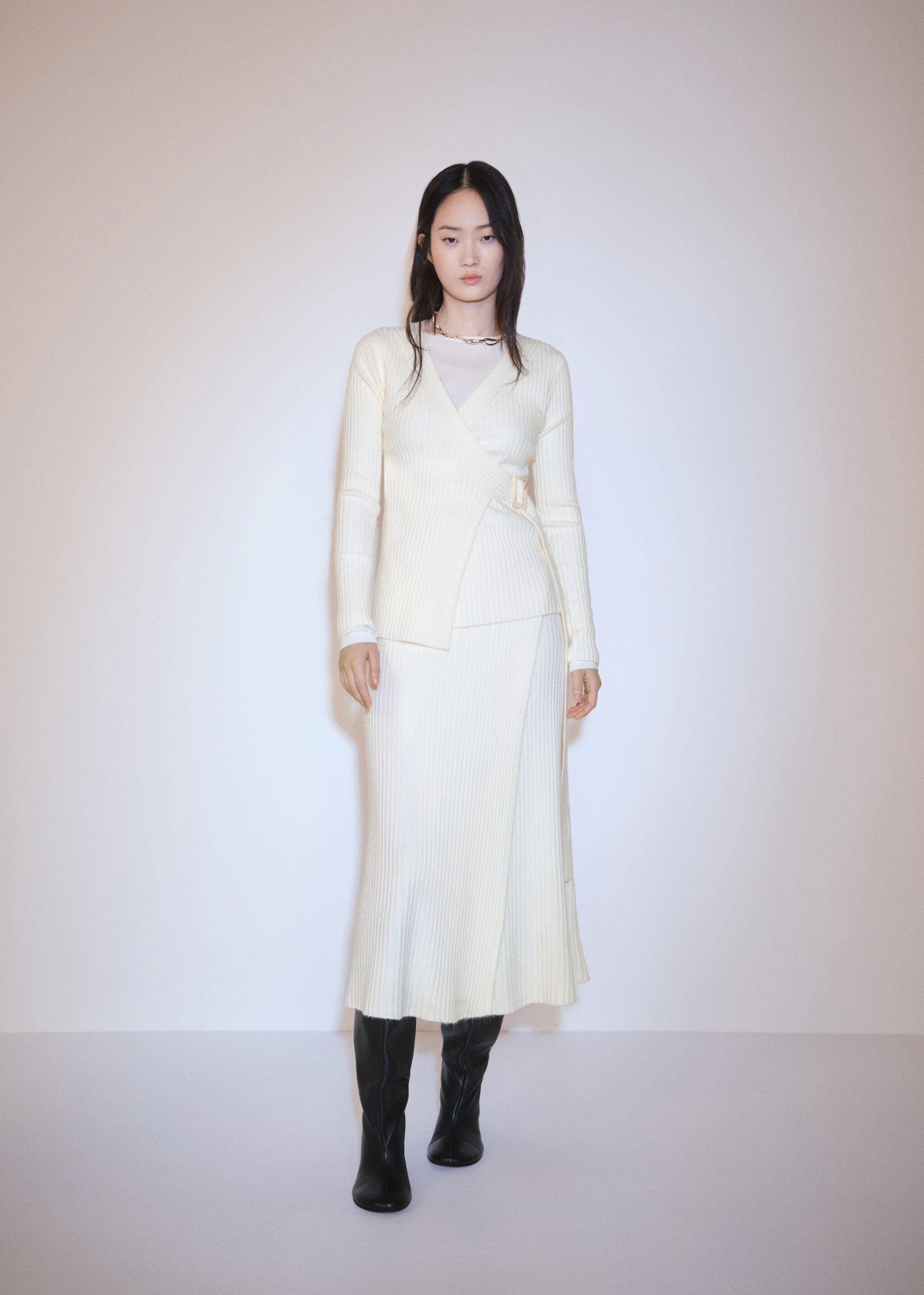 Ribbed cardigan with buckle - General plane, Ecru. Ref: 77097658-00.