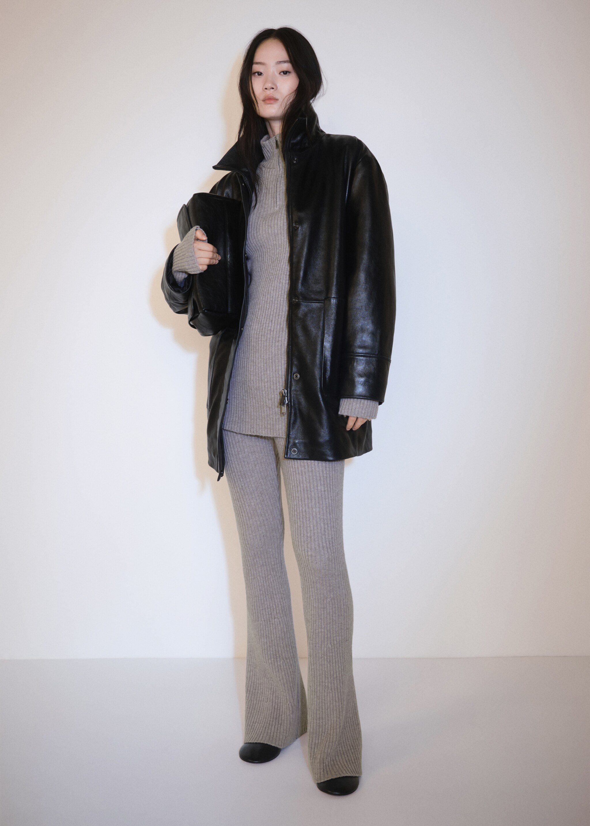 Flared ribbed knitted pants - General plane, Light/Pastel Grey. Ref: 77097663-00.