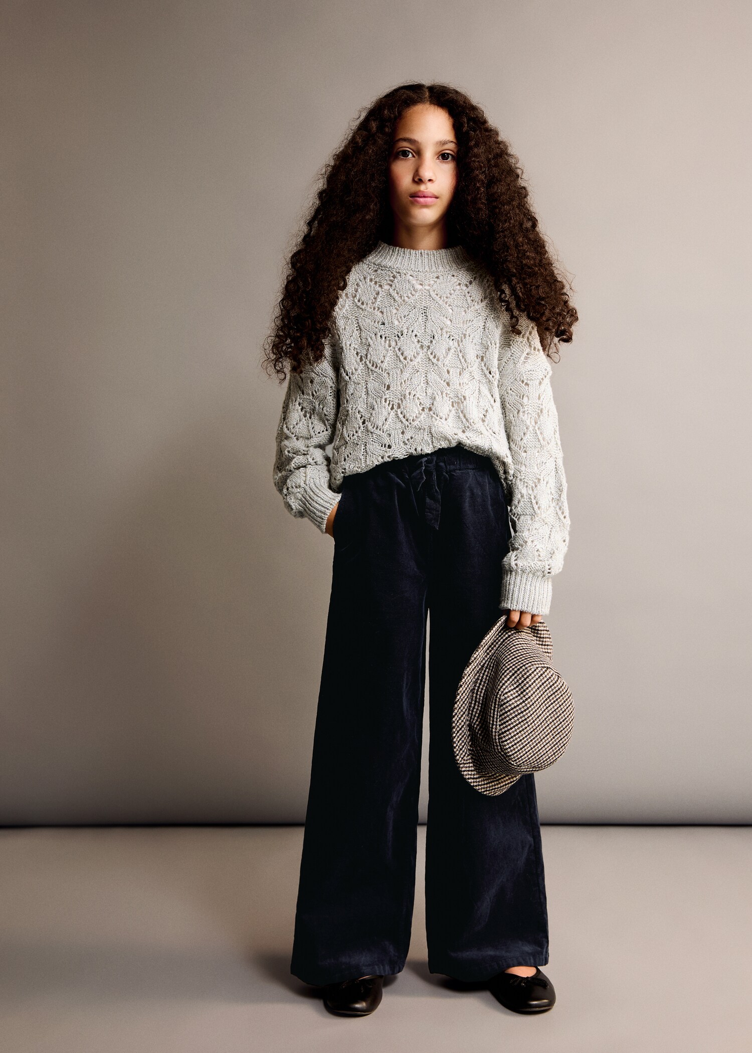 Corduroy trousers with elastic waist - General plane