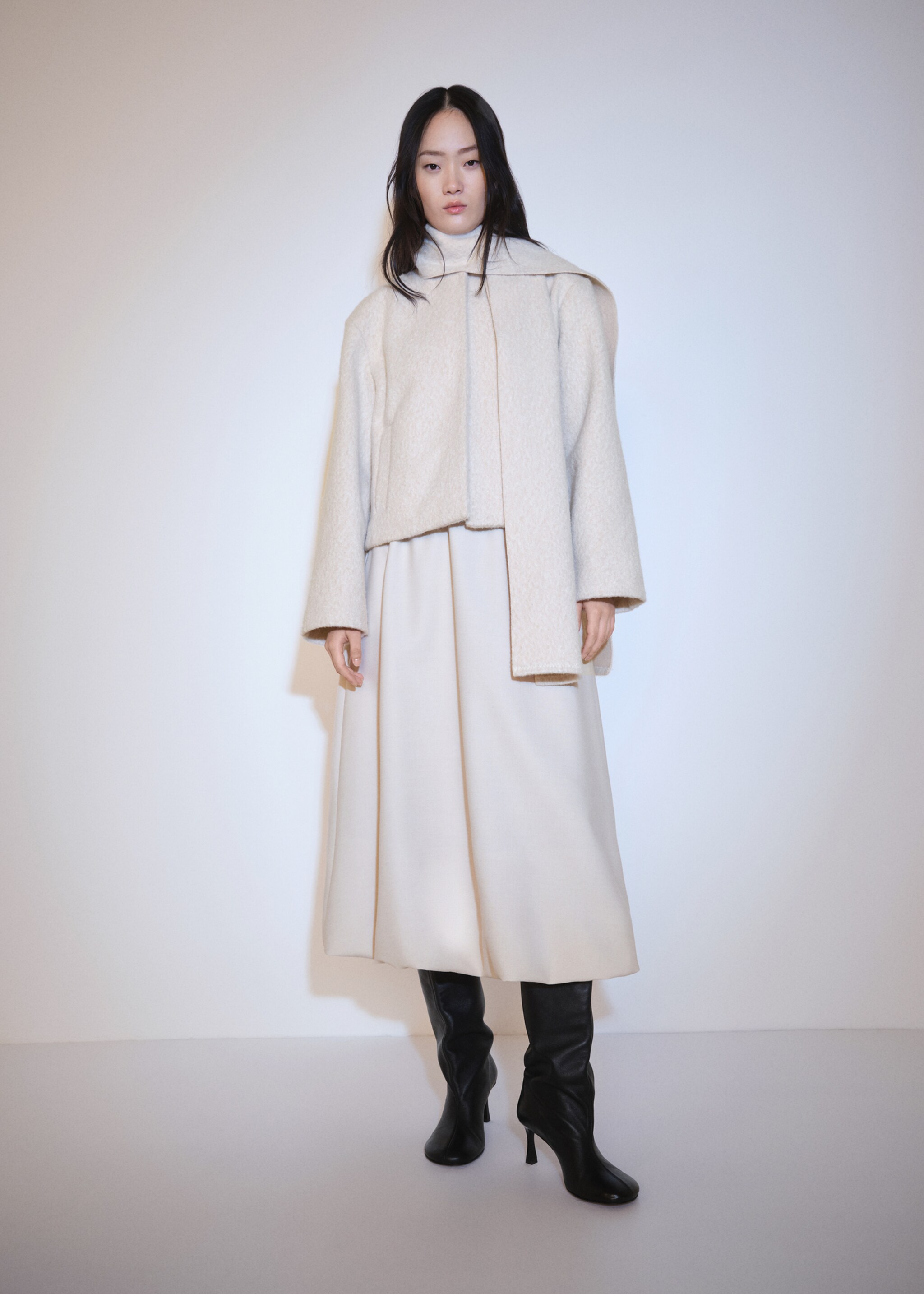 Jacket with scarf and pockets - General plane, Beige. Ref: 77097690-00.