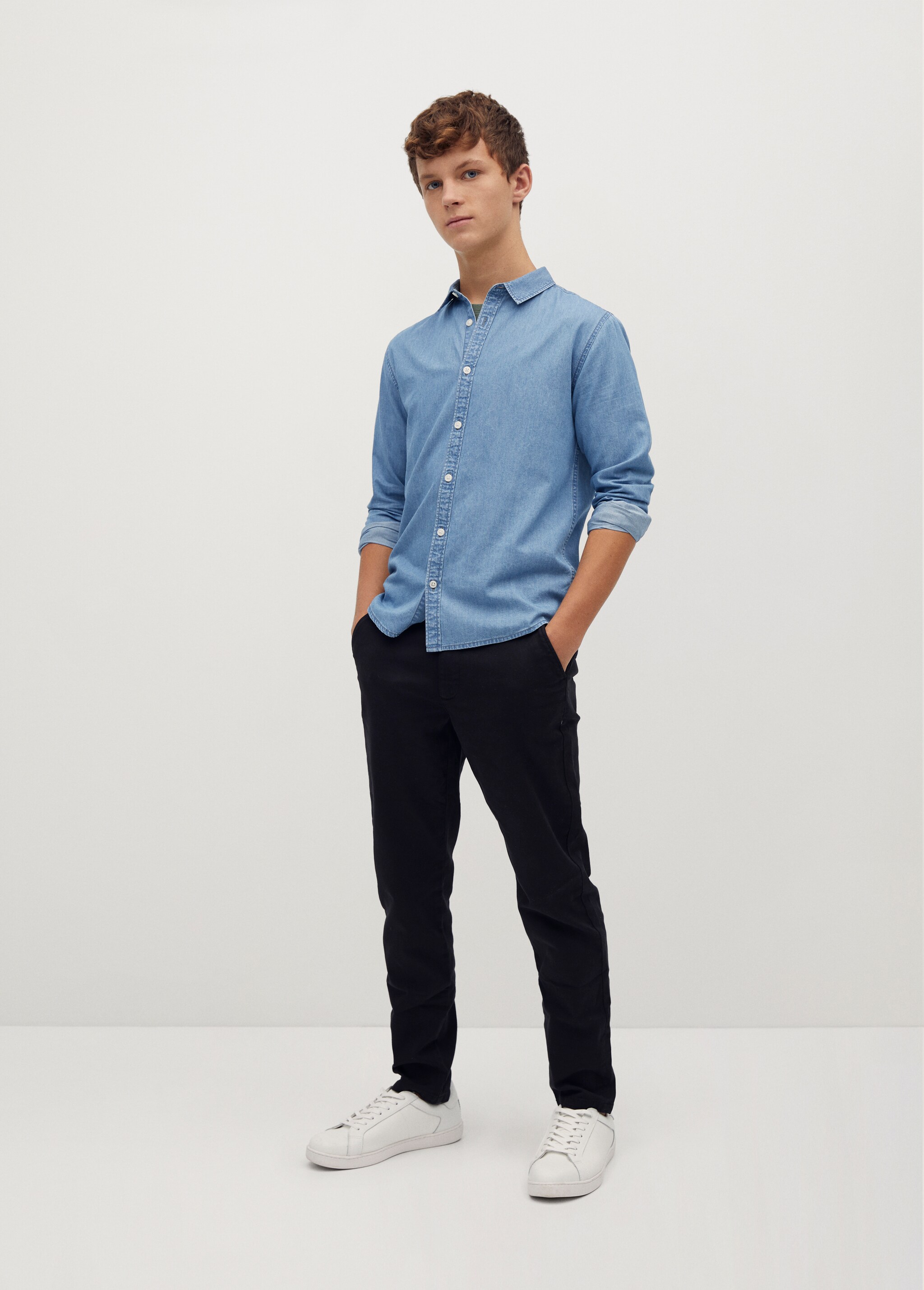 Straight flannel trousers - General plane