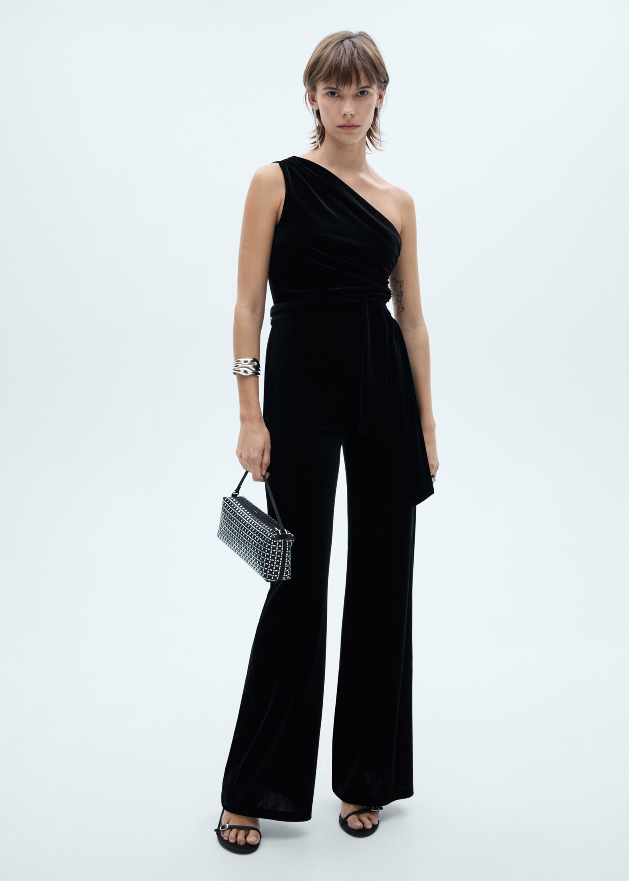 Asymmetric velvet jumpsuit - General plane, Black. Ref: 77098267-00.