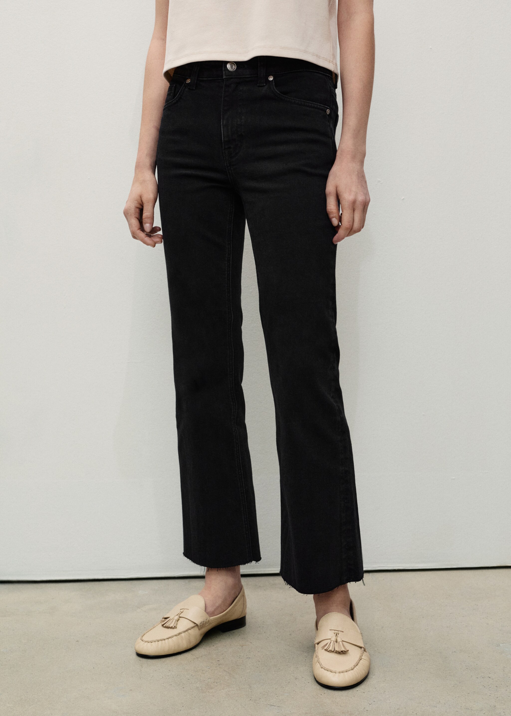 Jean Sienna flare crop - Plan moyen, Black denim. Ref: 87000223-00.