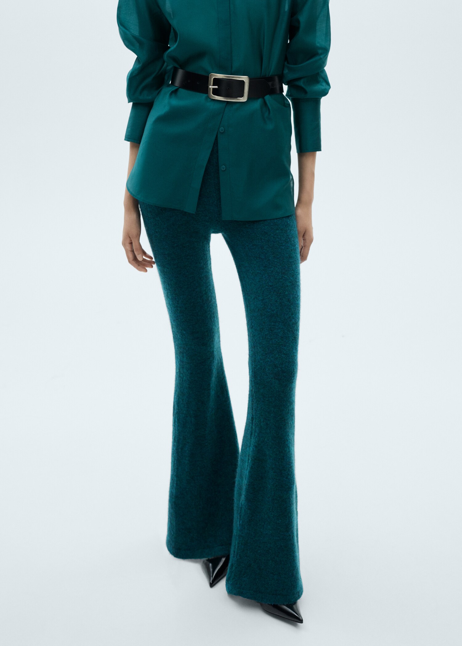 Flared knitted trousers - Details of the article 1