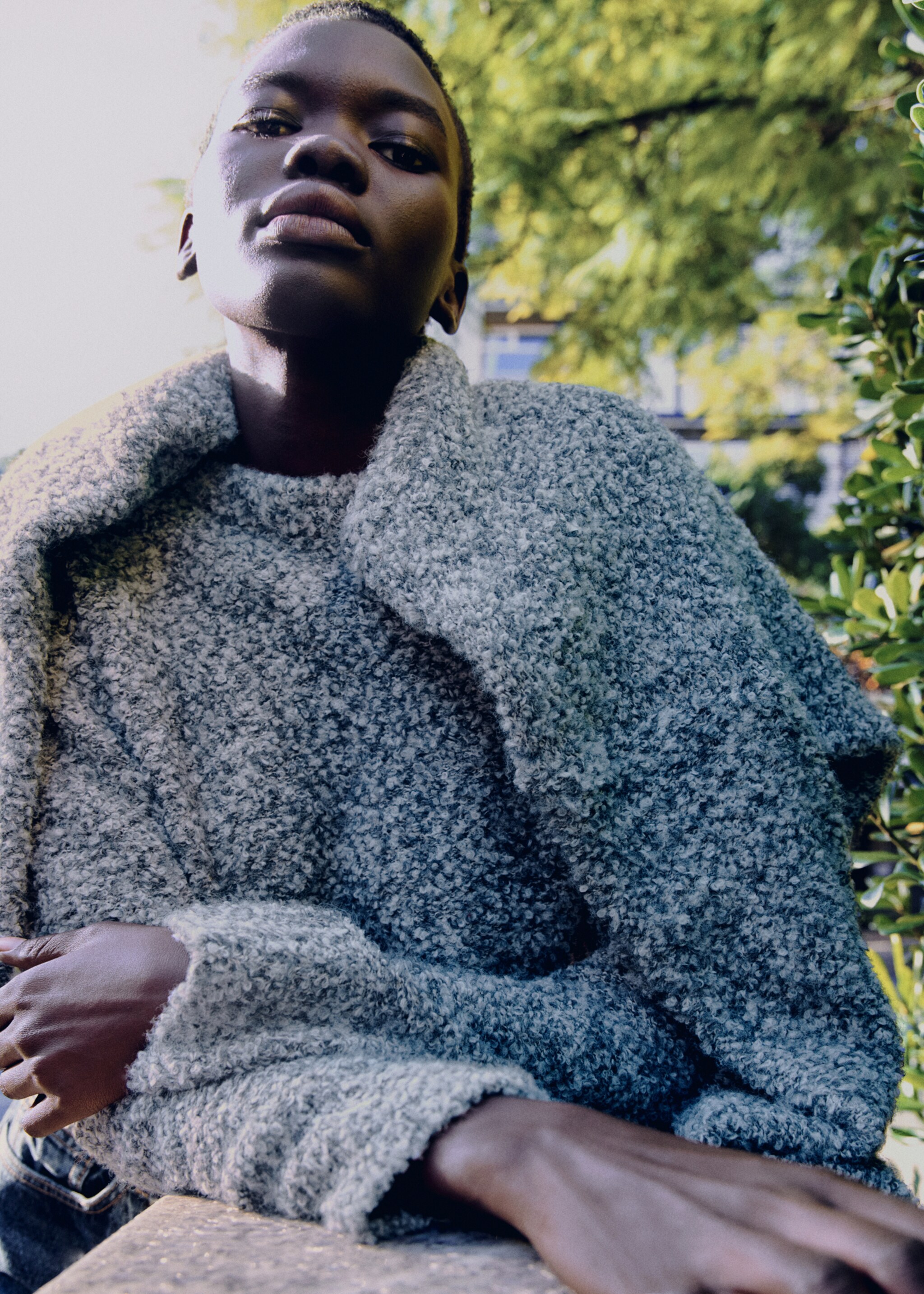 Round-neck bouclé sweater - Details of the article 6, Medium Heather Grey. Ref: 87000371-00.