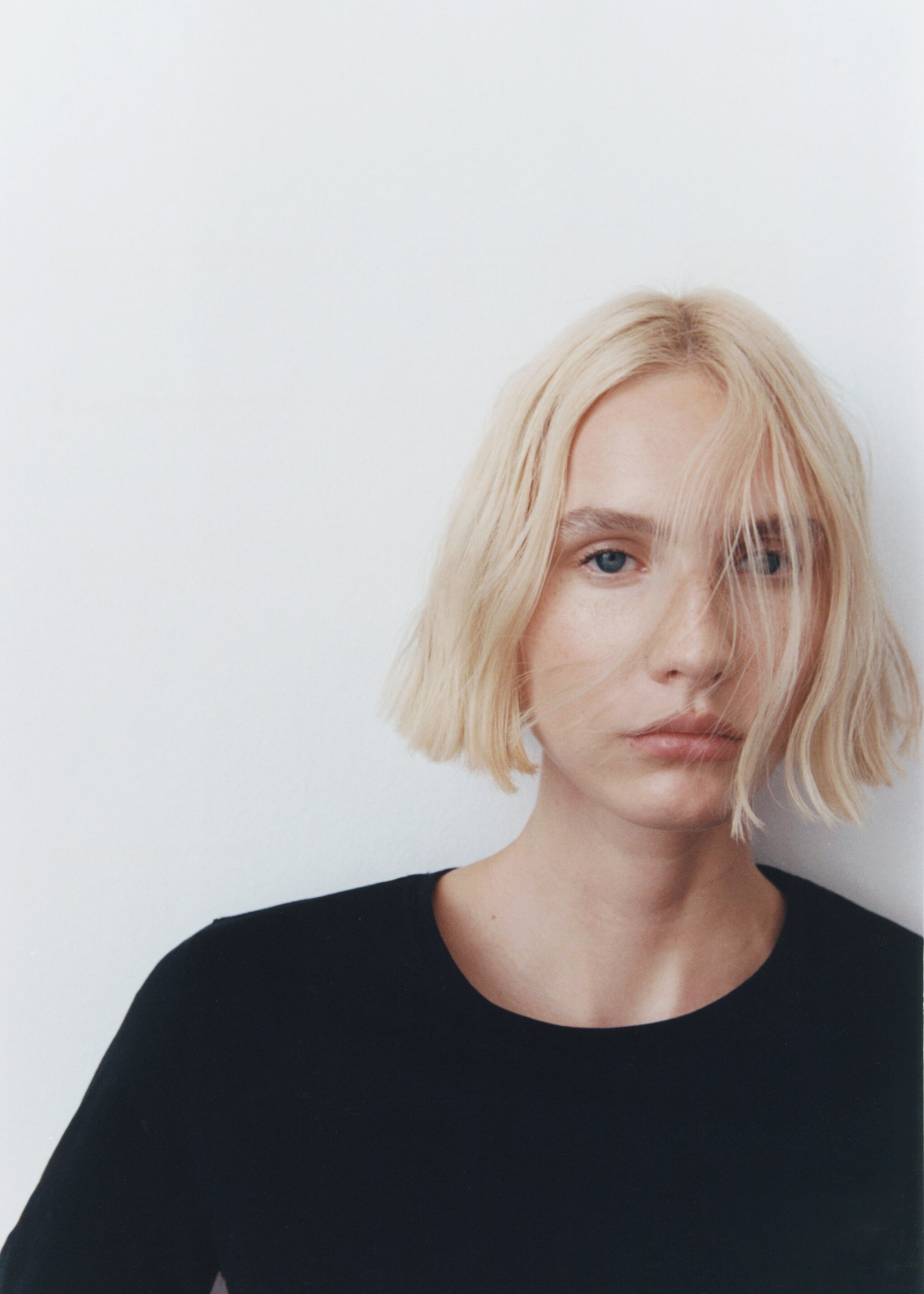 Short-sleeved cotton t-shirt - Details of the article 3, Black. Ref: 87000435-00.