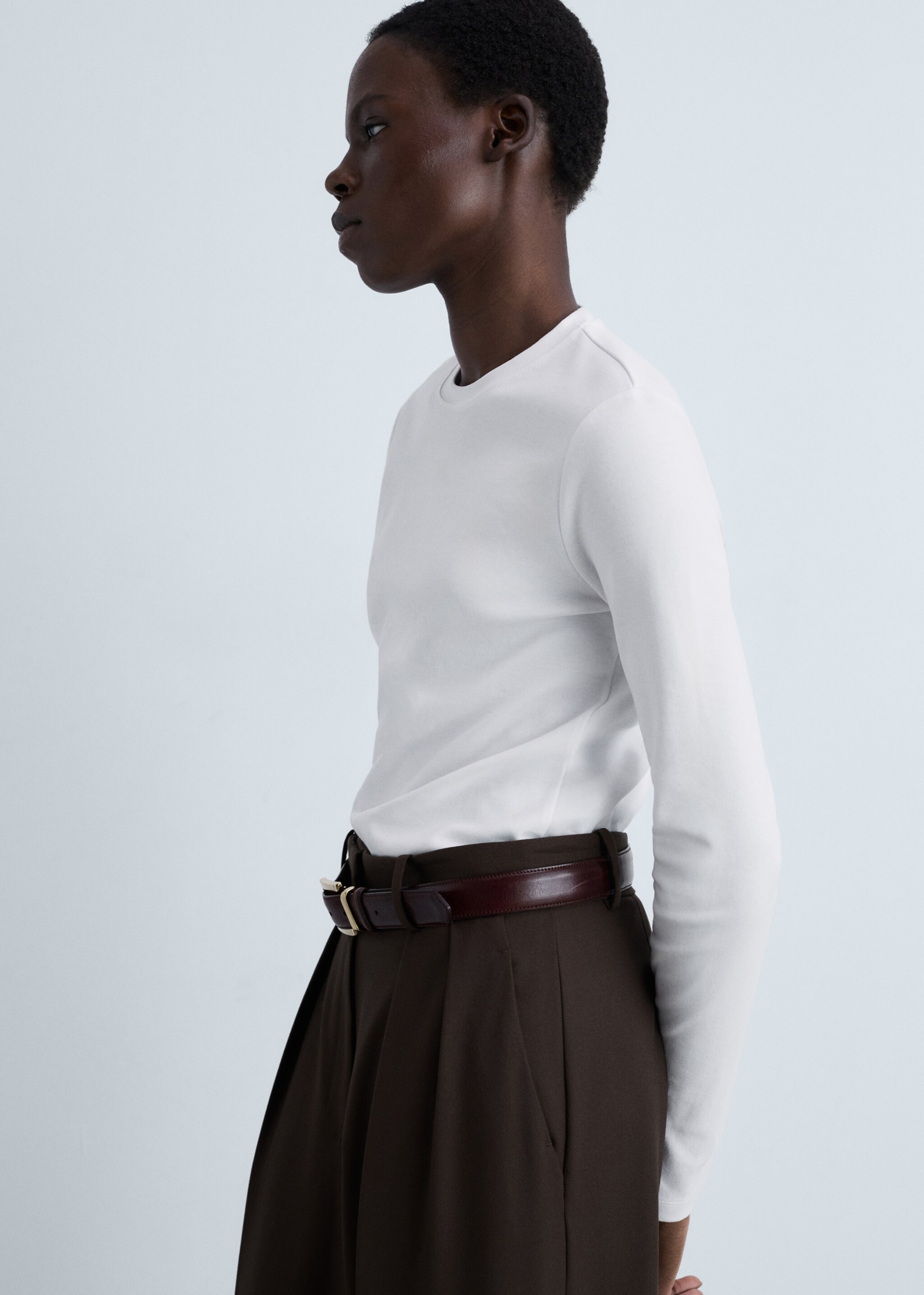 Thin round-neck t-shirt - Details of the article 6, White. Ref: 87000441-00.