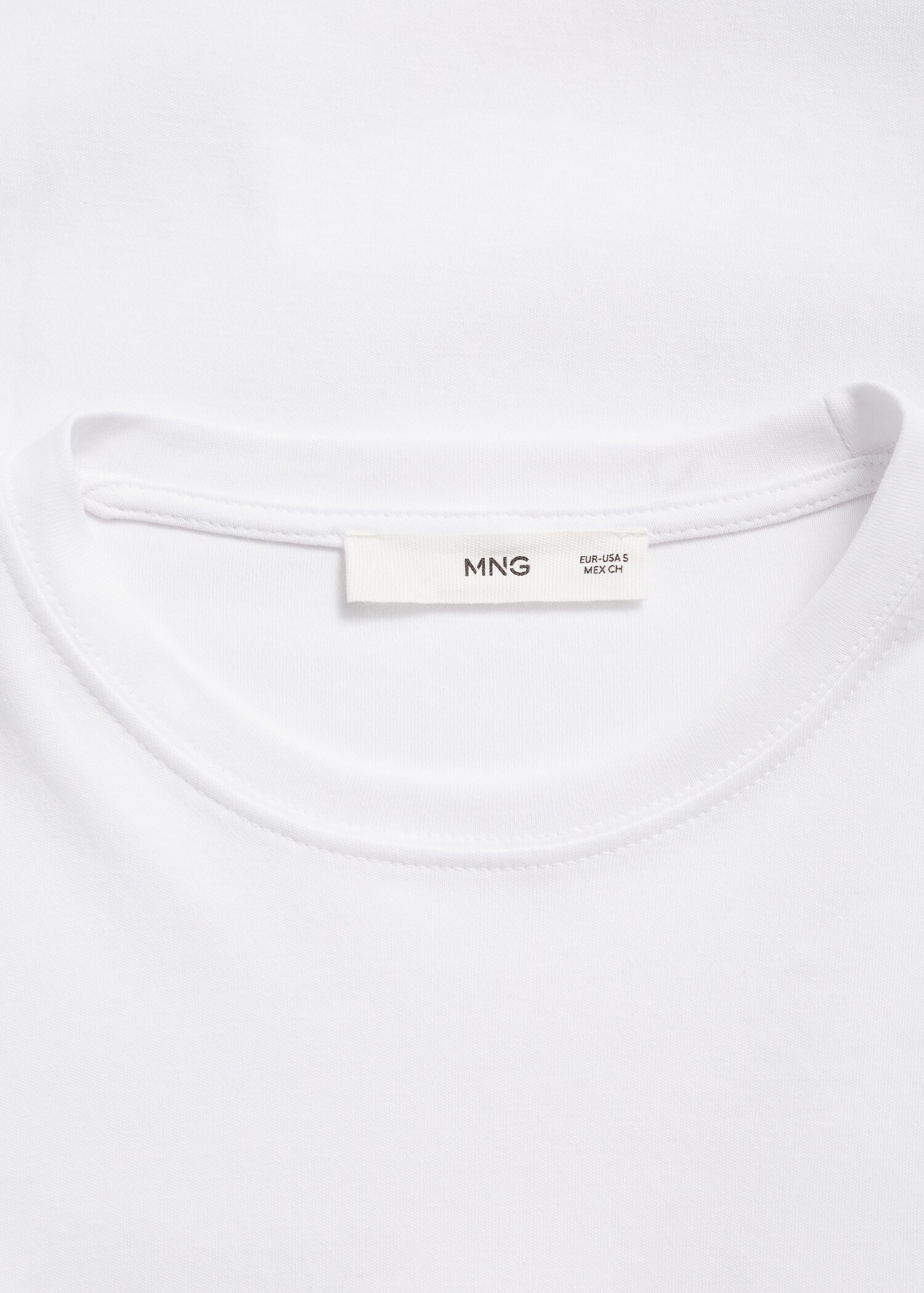 Thin round-neck t-shirt - Details of the article 8