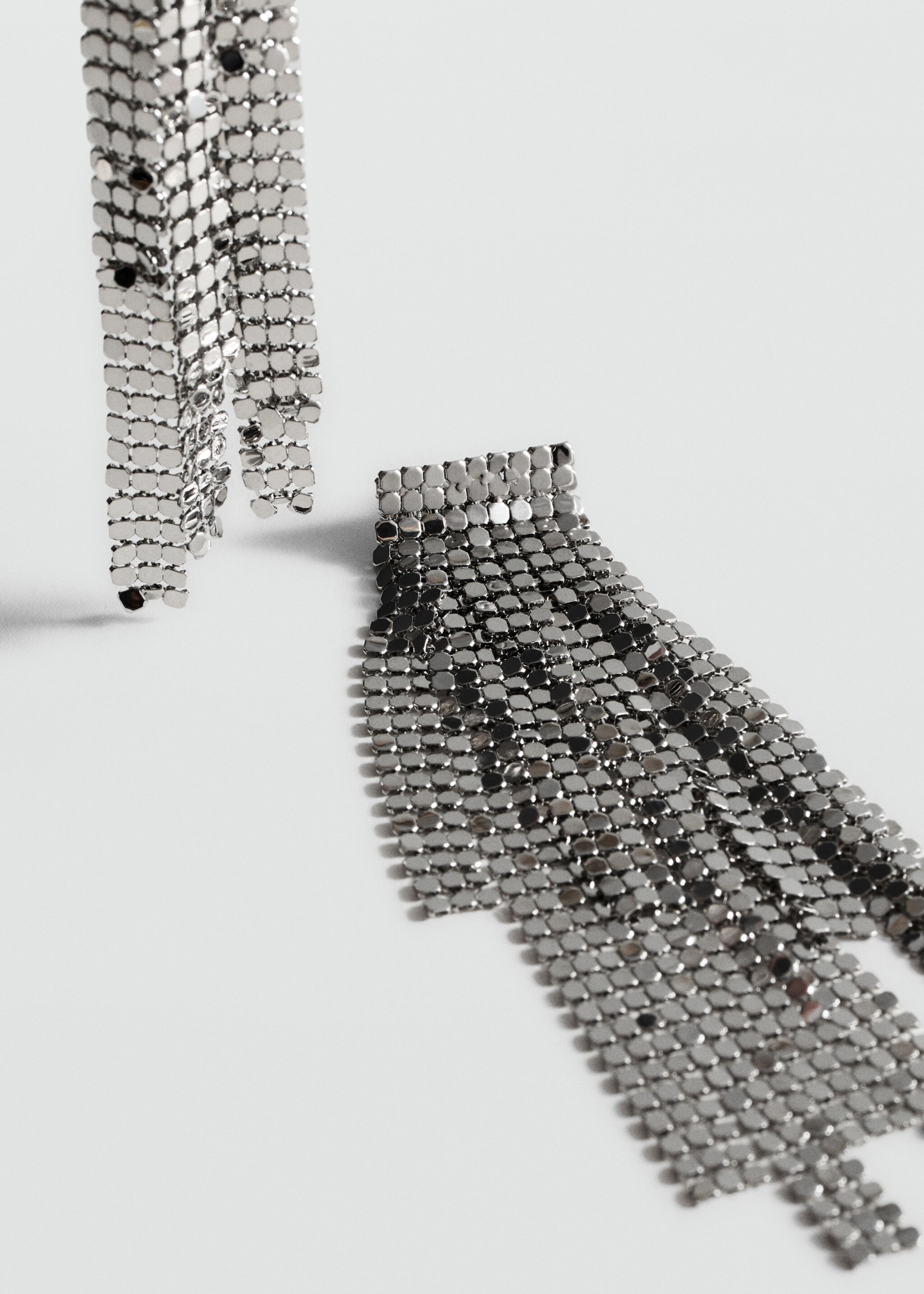 Glitzer-Wasserfall-Ohrringe - Mittlere Ansicht, Silber. Ref: 87000452-00.