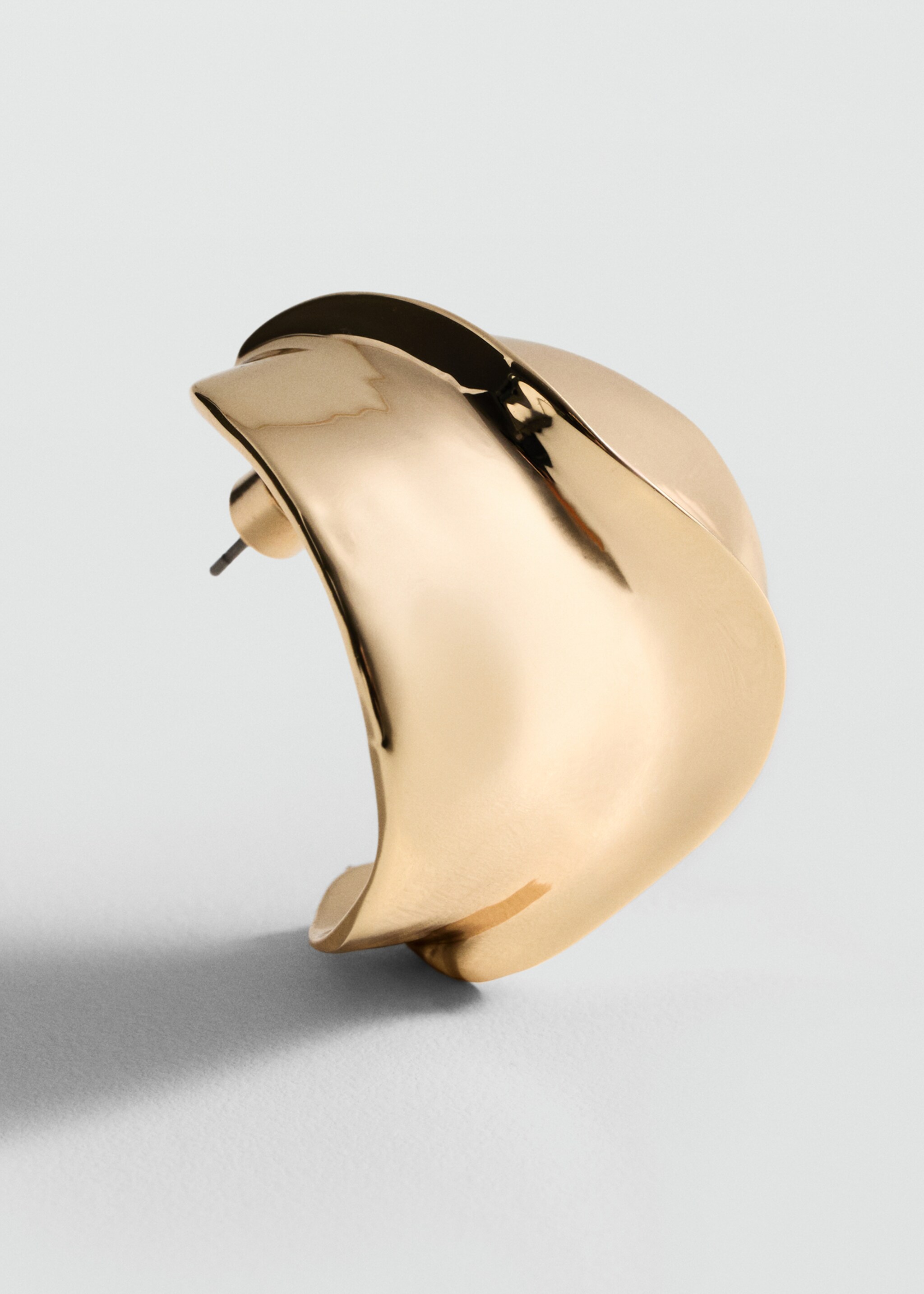 Volume relief earrings - Medium plane, Gold. Ref: 87000455-00.