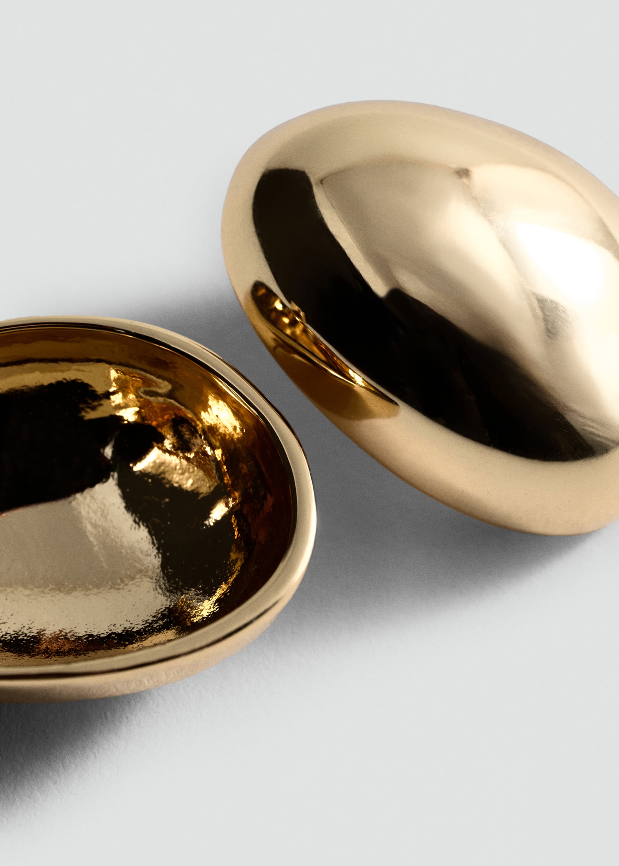Round volume earrings - Medium plane, Gold. Ref: 87000456-00.