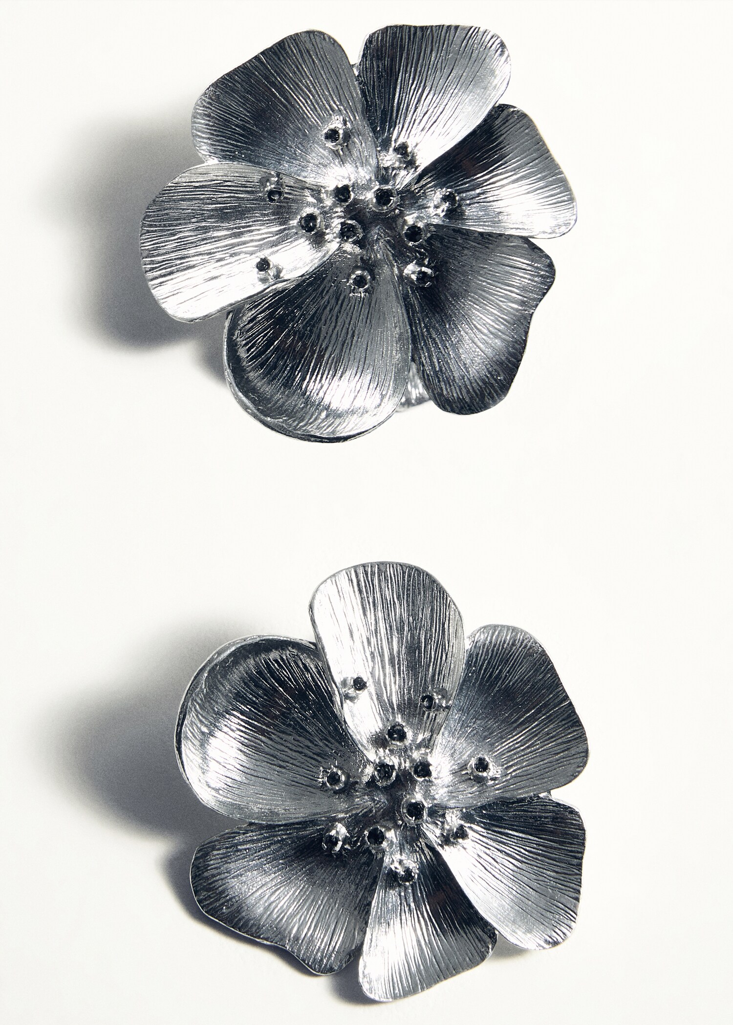 Crystals flower earrings - Details of the article 5