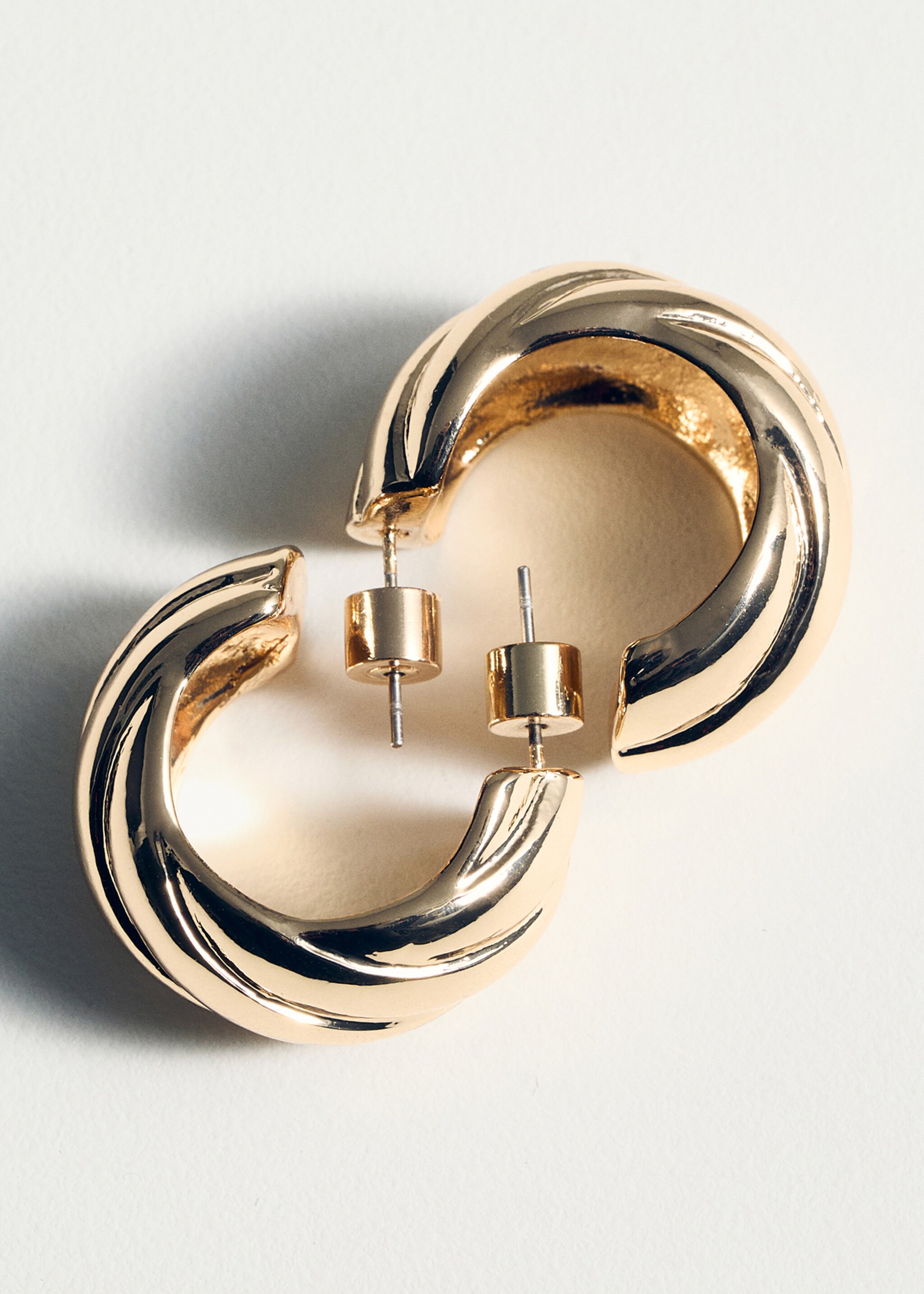 Verschlungene Kreolen - Detail des Artikels 5, Gold. Ref: 87000466-00.