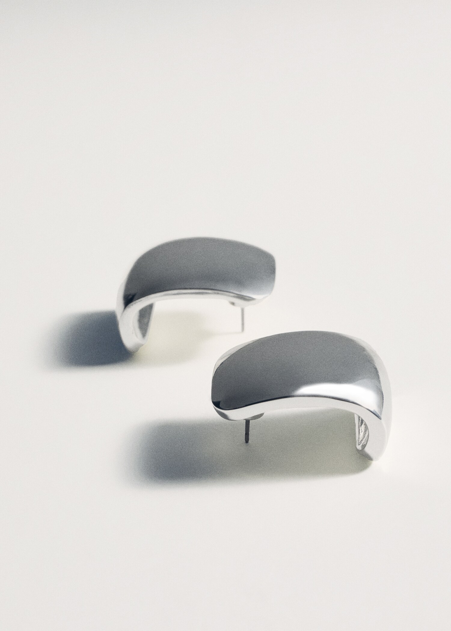 Volume hoop earrings - Details of the article 5