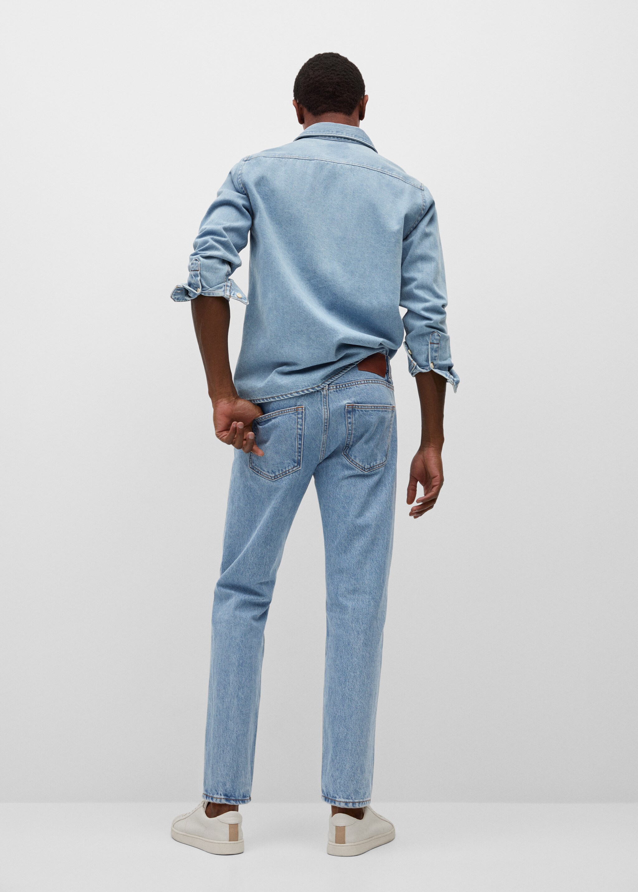 Jeans Ben tapered fit lavado claro - Reverso del artículo