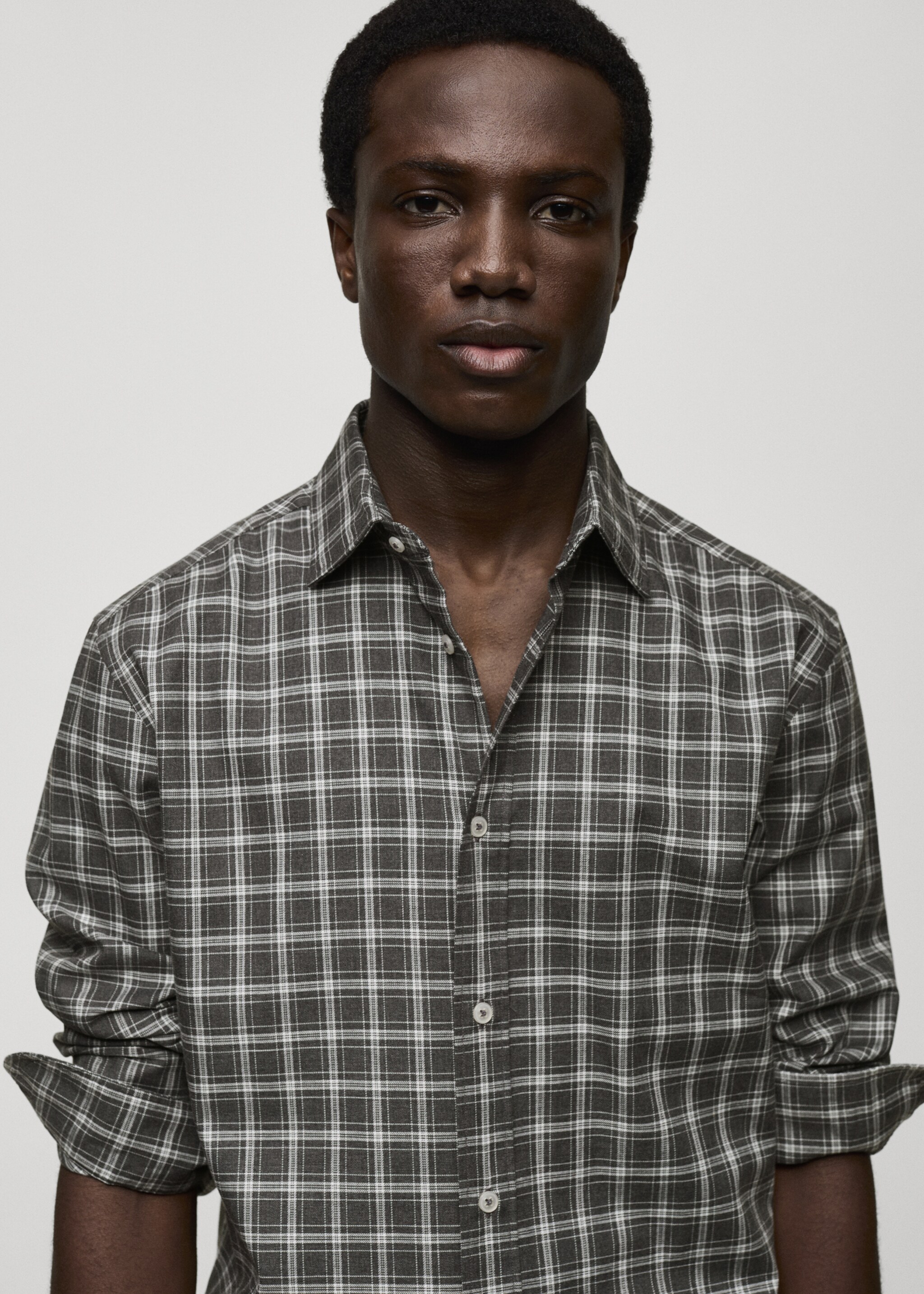 Chemise regular fit à carreaux en coton - Détail de l'article 1, Gris. Ref: 87000600-00.