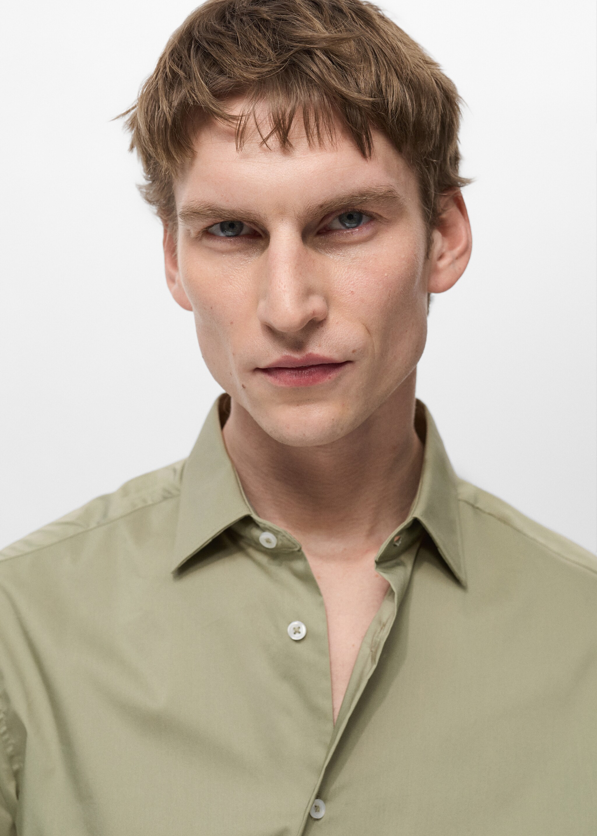 Regular-fit stretch cotton shirt - Details of the article 1, Green. Ref: 87000602-00.