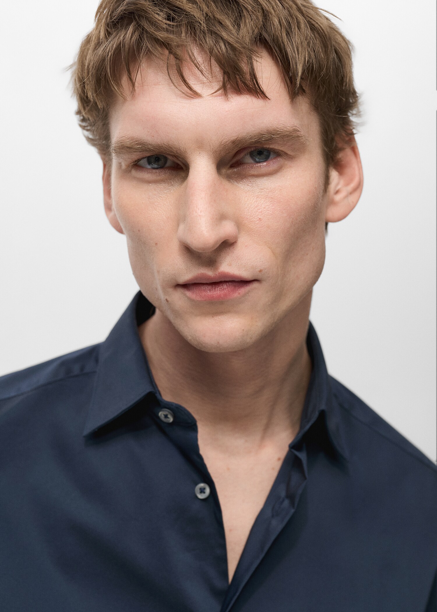 Regular Fit-Hemd aus Stretch-Baumwolle - Detail des Artikels 1